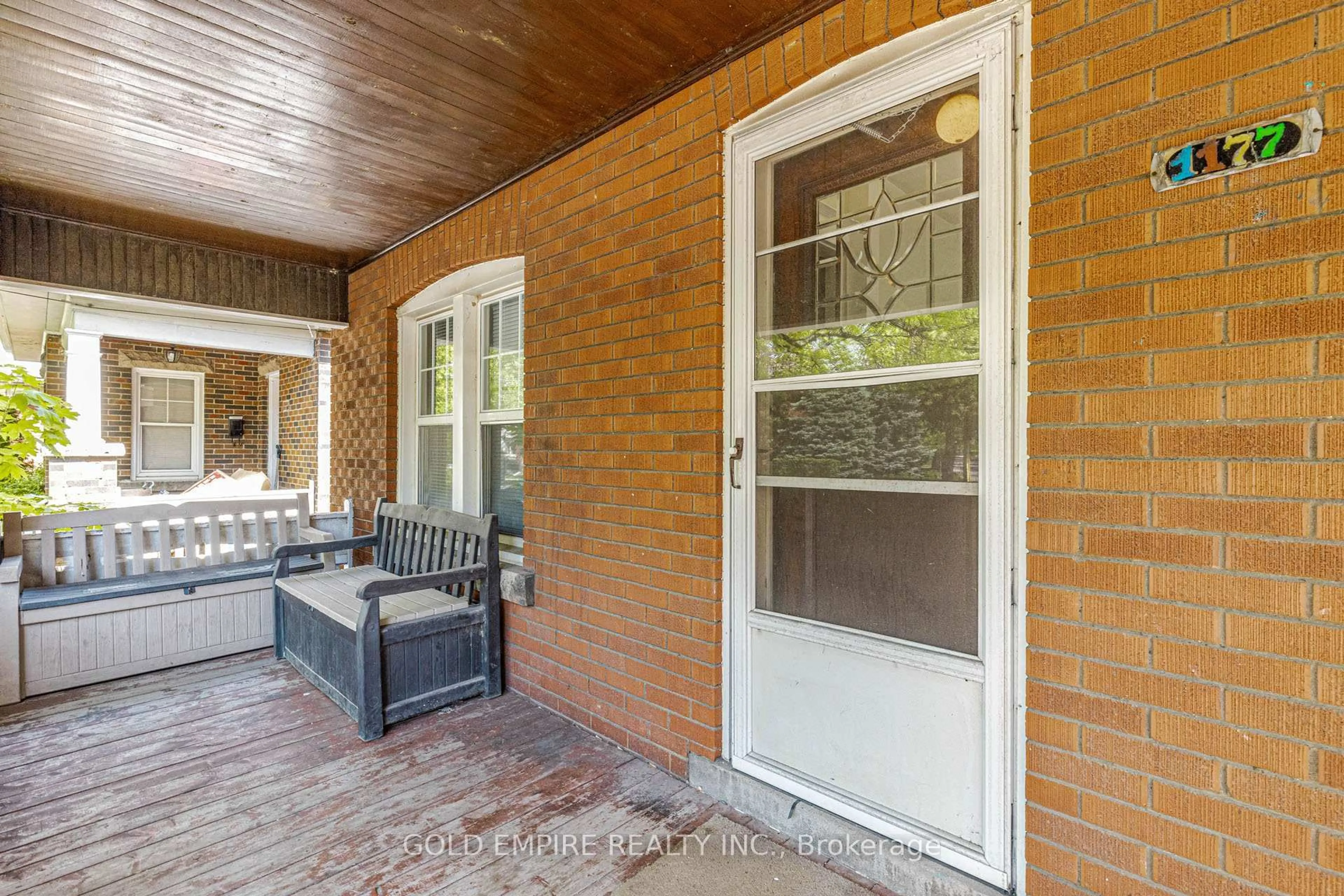 Unknown for 1177 King St, Hamilton Ontario L8S 1M3