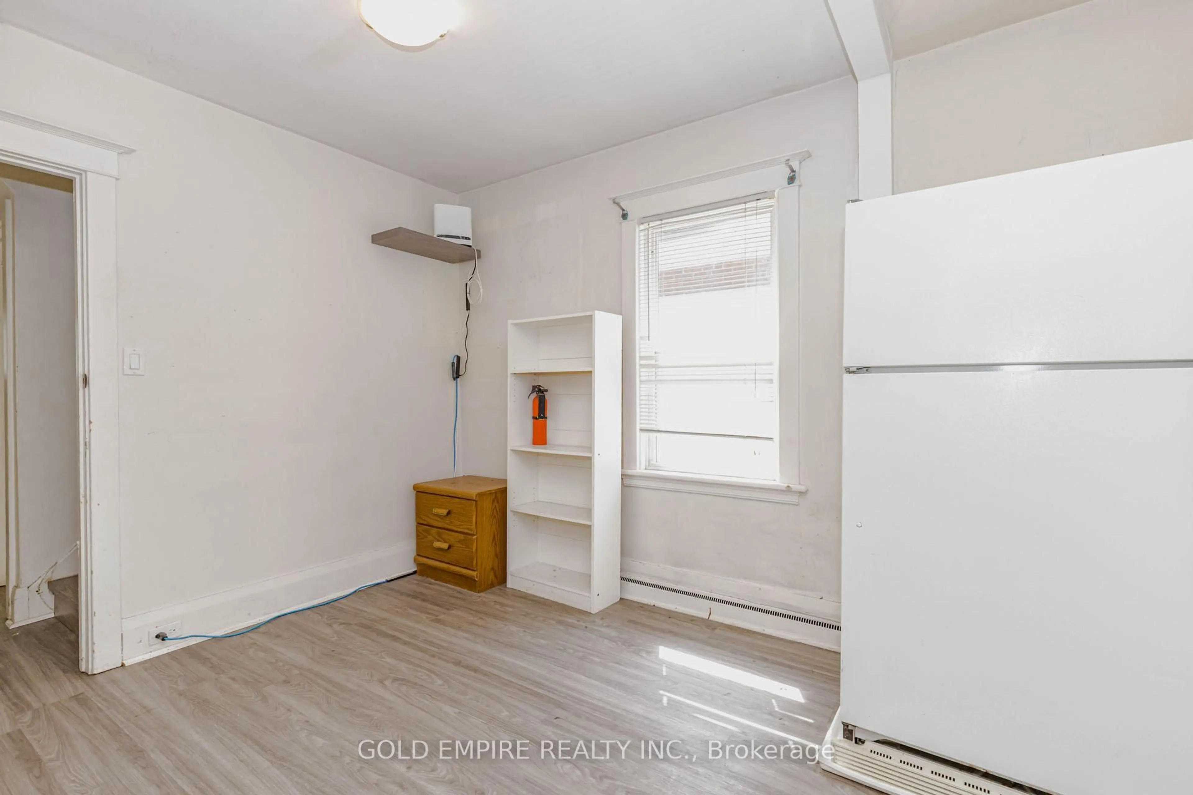 A pic of a room for 1177 King St, Hamilton Ontario L8S 1M3