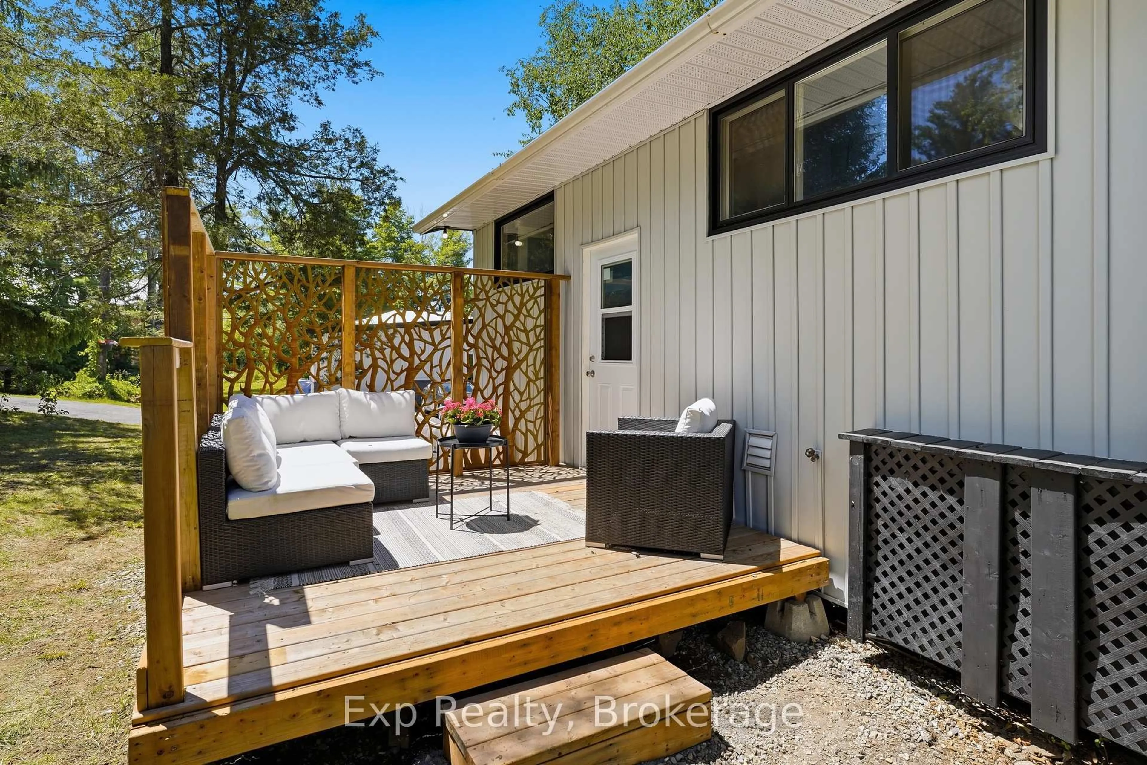 Patio, unknown for 14632 Road 38 Rd, Sharbot Lake Ontario K0H 2P0