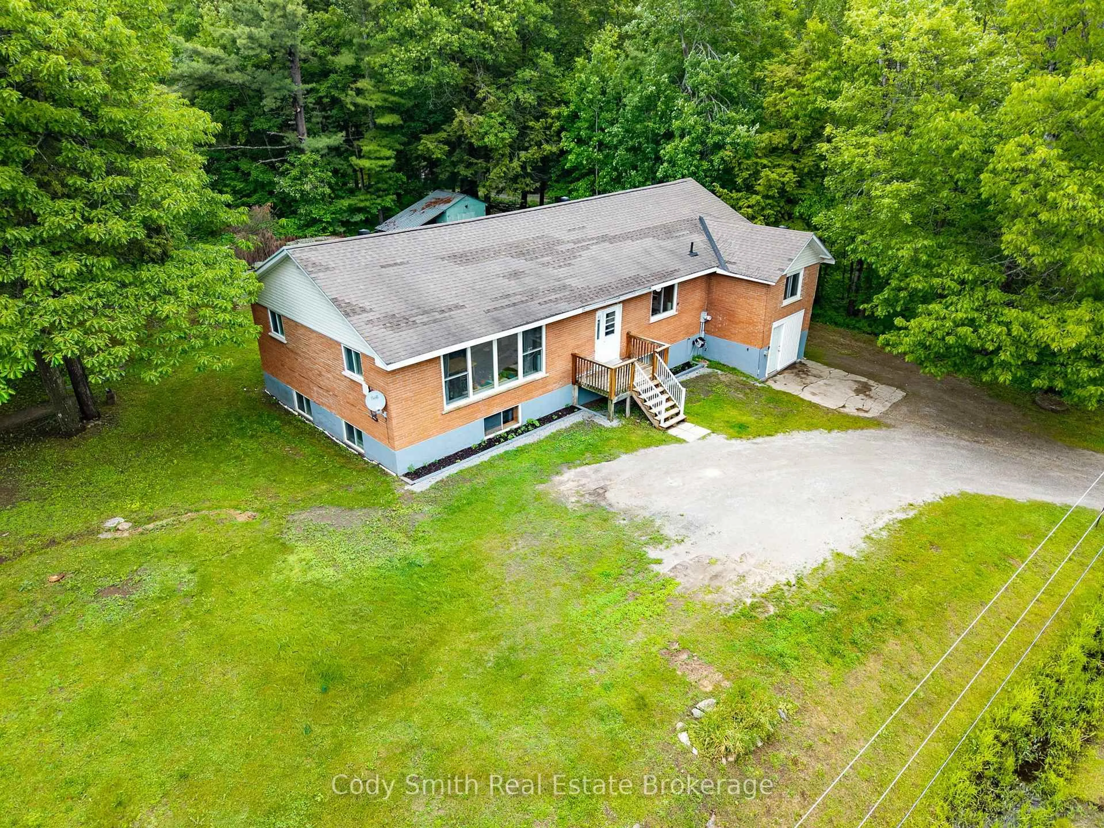 A pic from outside/outdoor area/front of a property/back of a property/a pic from drone, unknown for 48 Picnic Island Rd, Georgian Bay Ontario L0K 1S0