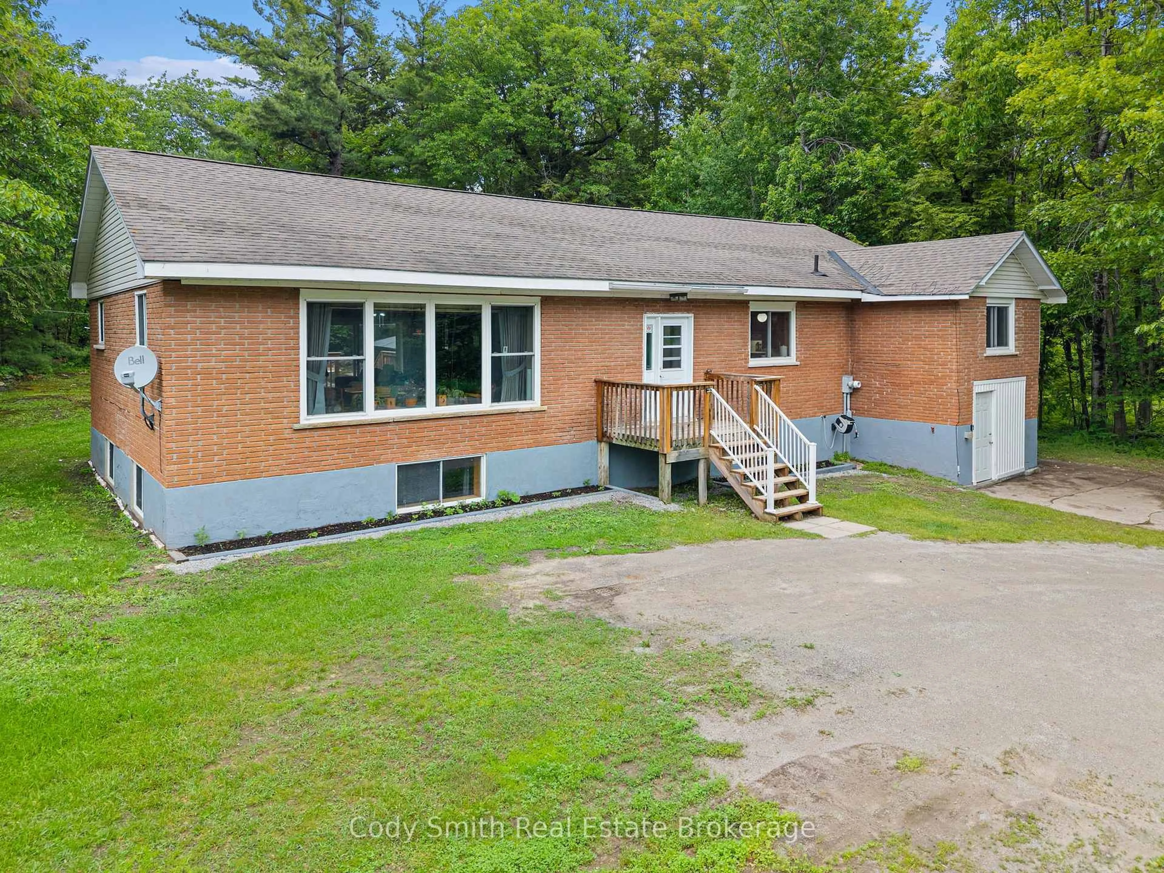 A pic from outside/outdoor area/front of a property/back of a property/a pic from drone, unknown for 48 Picnic Island Rd, Georgian Bay Ontario L0K 1S0