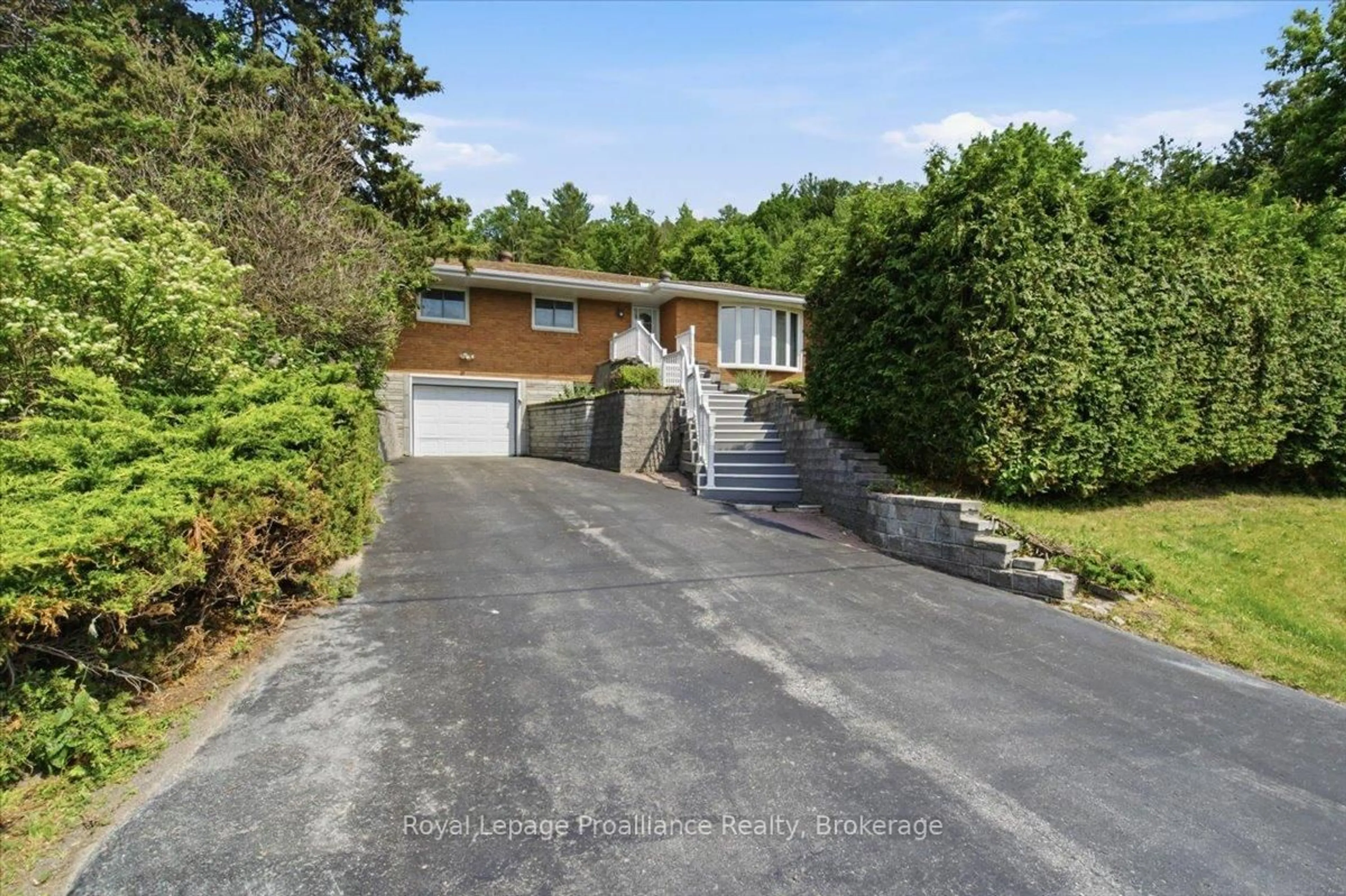 A pic from outside/outdoor area/front of a property/back of a property/a pic from drone, street for 68 Riverside Pkwy, Hastings Ontario K0K 2C0