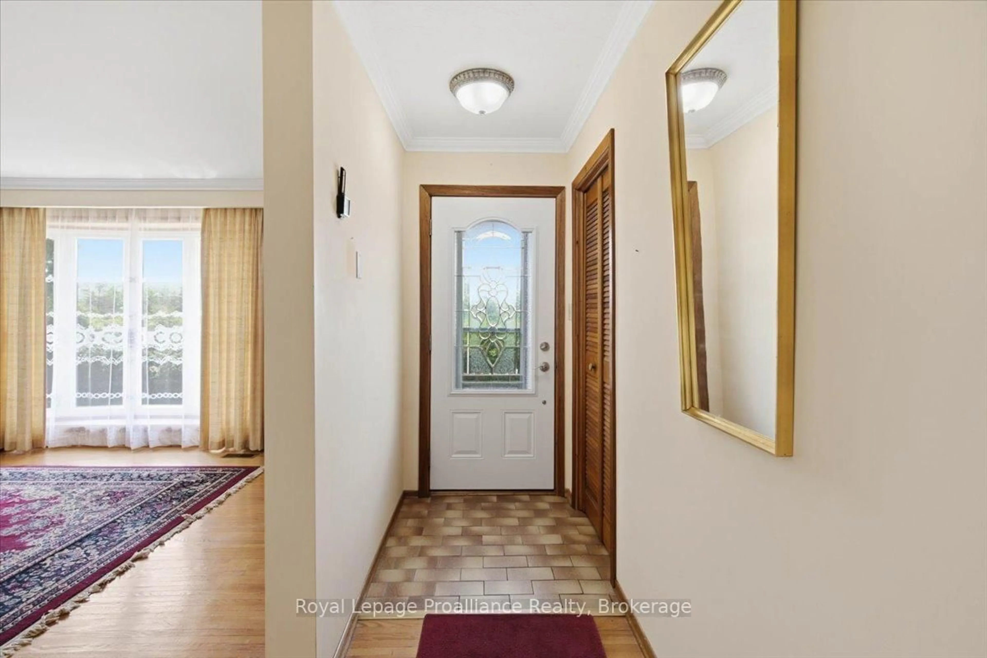 Indoor entryway for 68 Riverside Pkwy, Hastings Ontario K0K 2C0