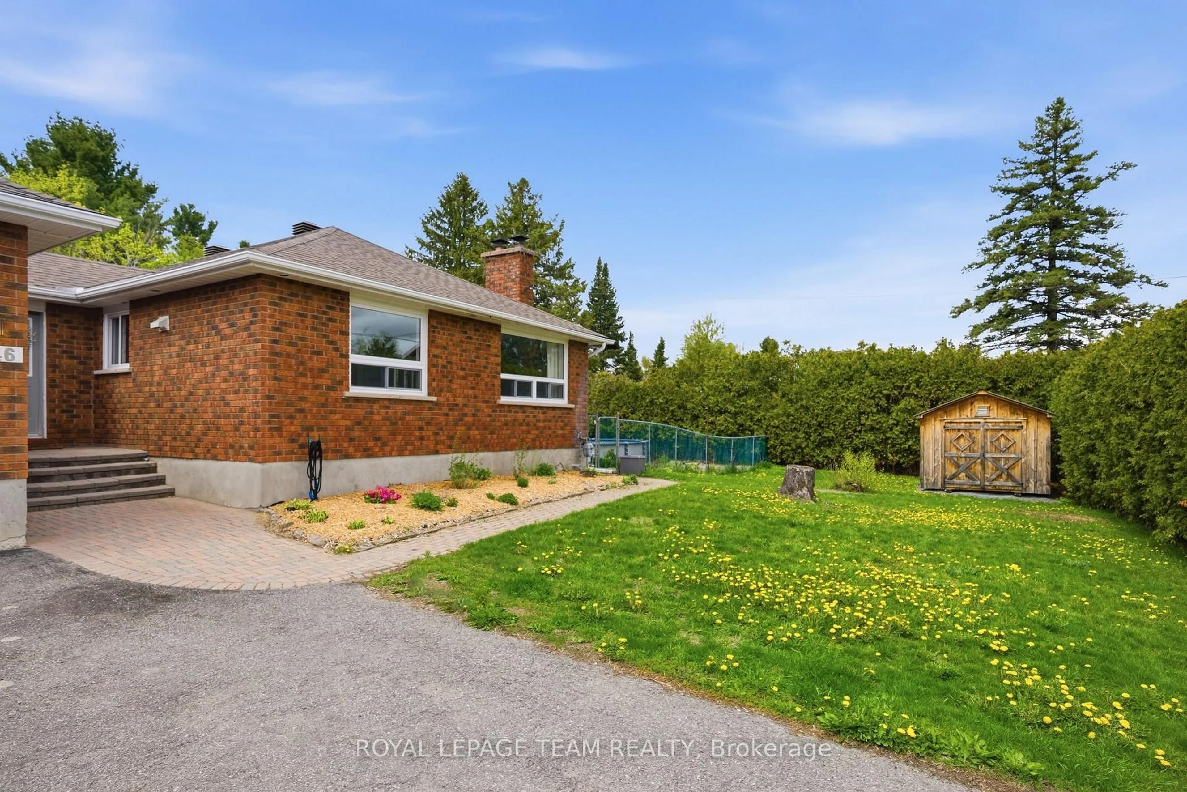 Home with brick exterior material, unknown for 3246 Elizabeth St, Osgoode Ontario K0A 2W0