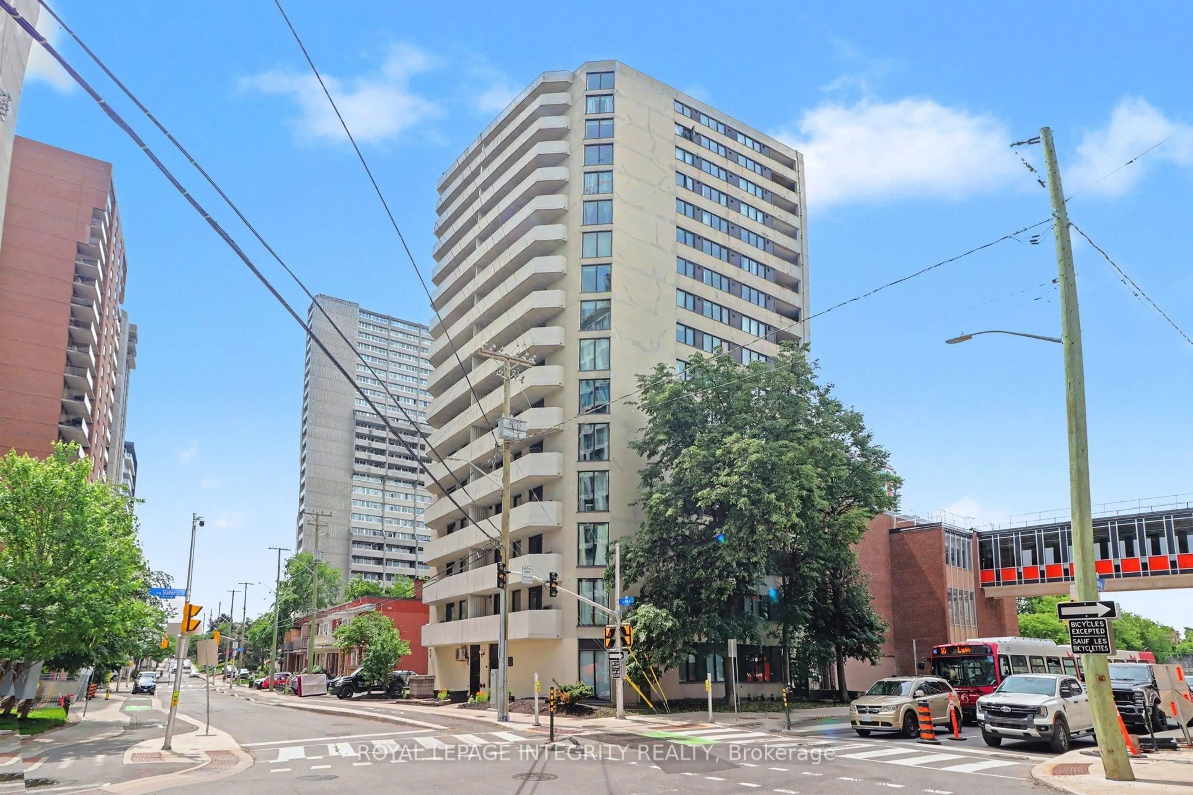 Unknown for 200 Bay St #102, Ottawa Ontario K1R 7W8