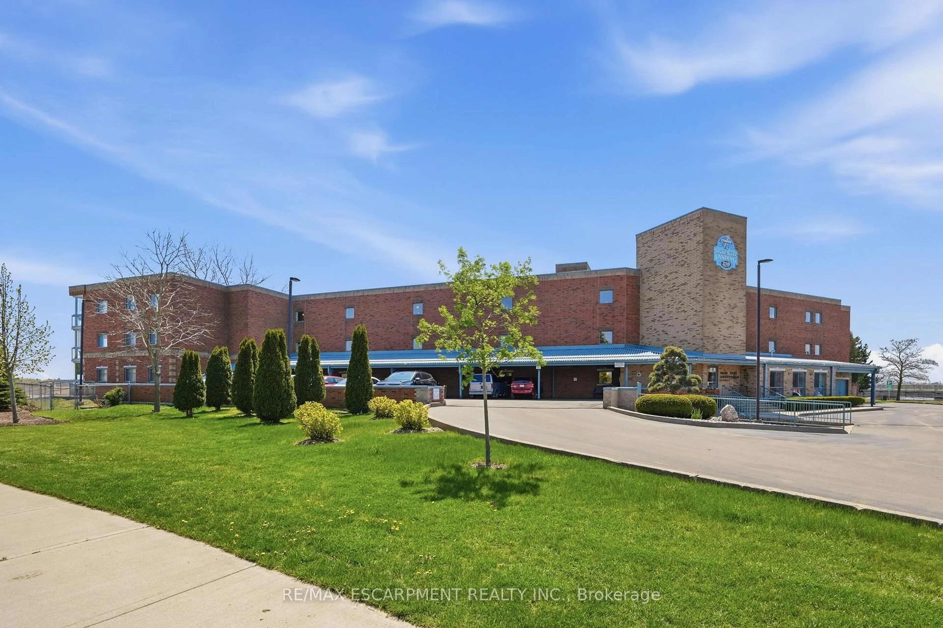 Patio, unknown for 210 MAIN St #202, Haldimand Ontario N1A 3G7