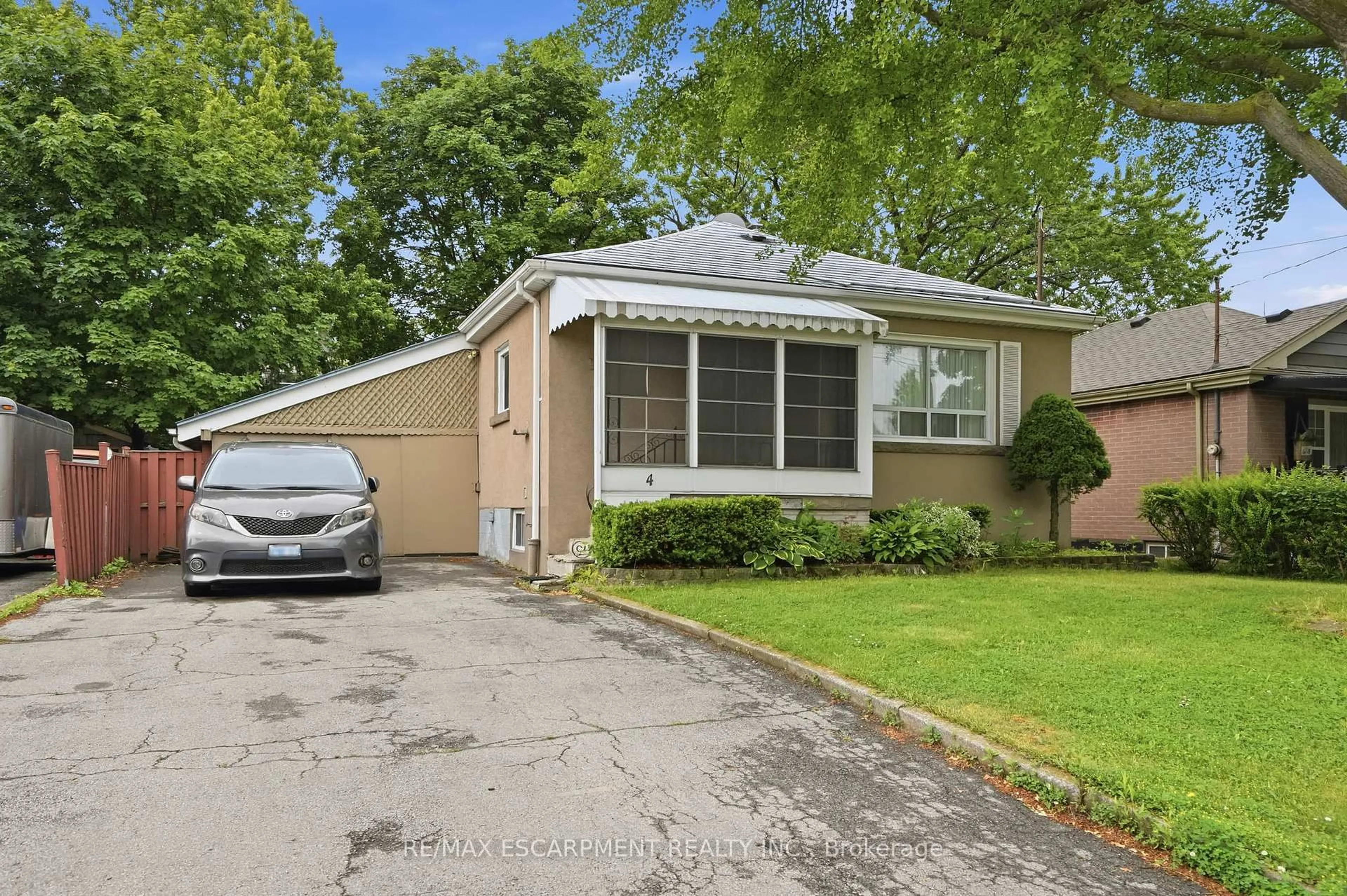 Home with vinyl exterior material, street for 4 Duncombe Dr, Hamilton Ontario L9A 2E8