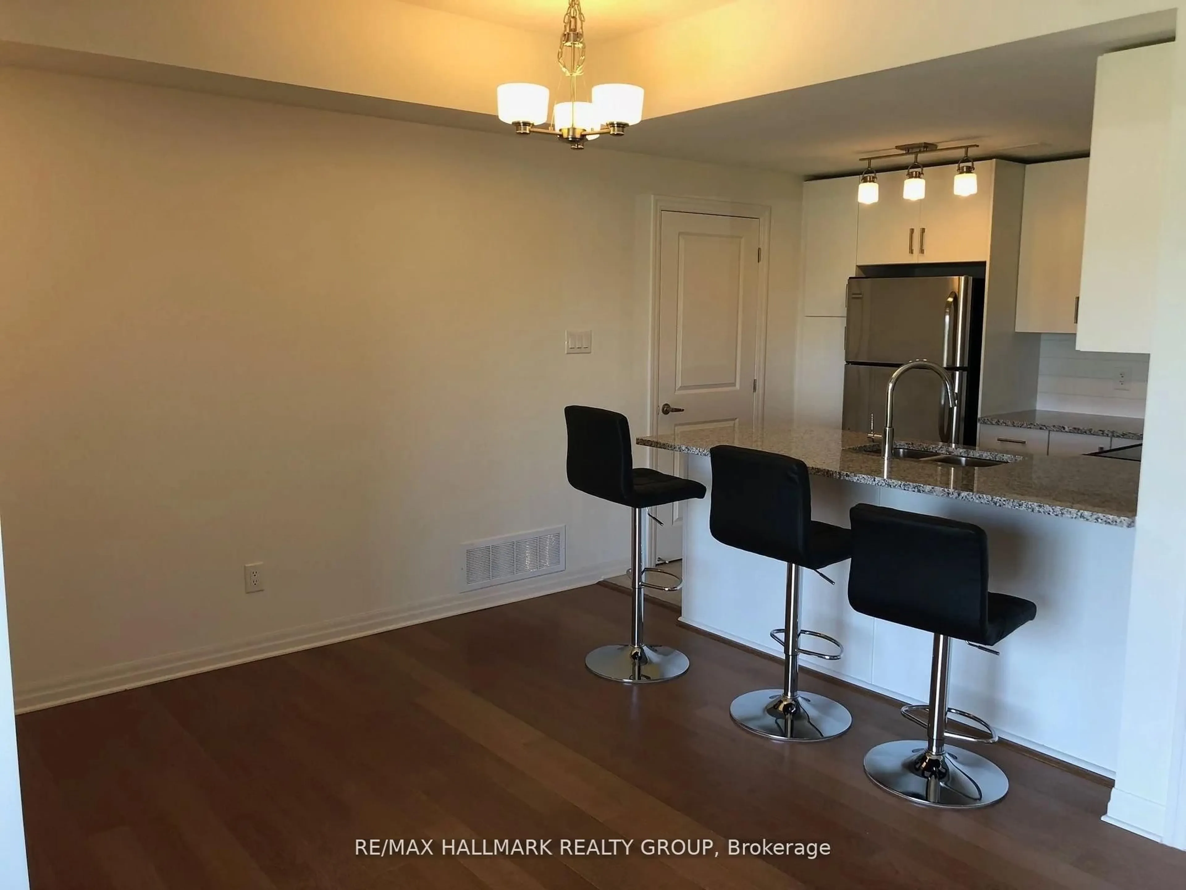 A pic of a room for 273 BIG SKY Private, Ottawa Ontario K1T 0M8