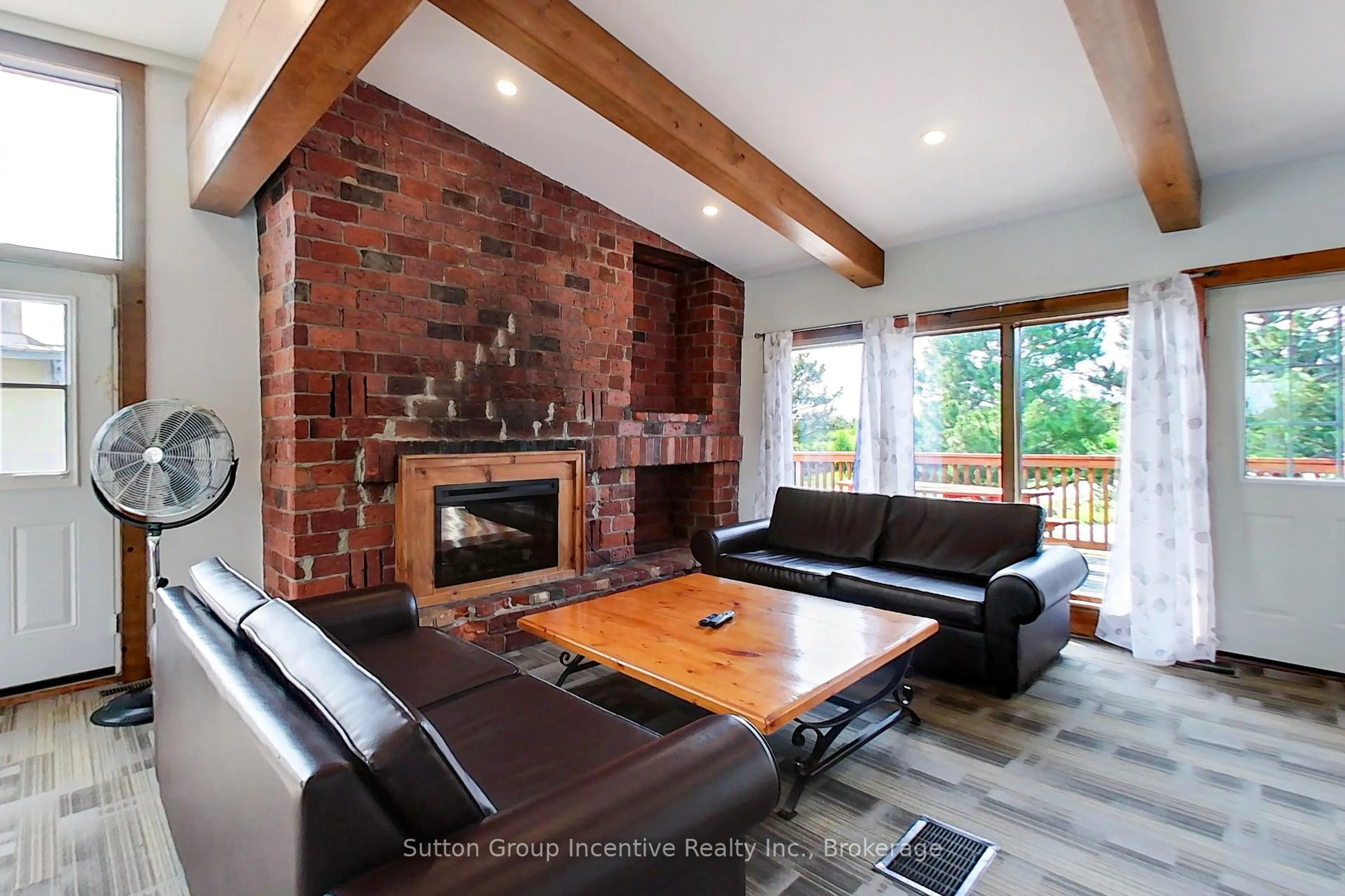 Living room with furniture, unknown for 151 Tyrolean Lane, Blue Mountains Ontario L9Y 0N3