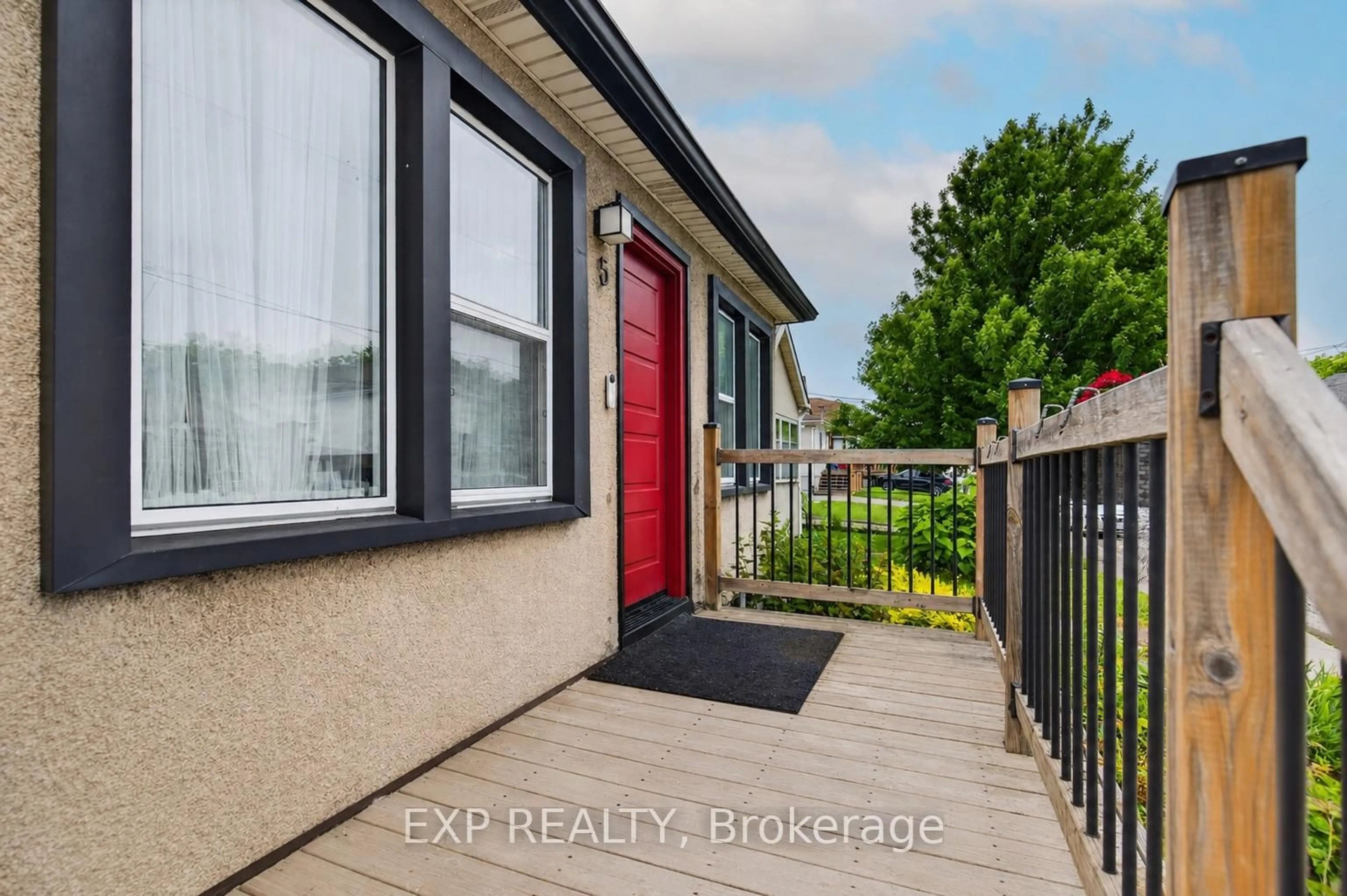 Unknown for 5 Elberta St, St. Catharines Ontario L2M 5M4