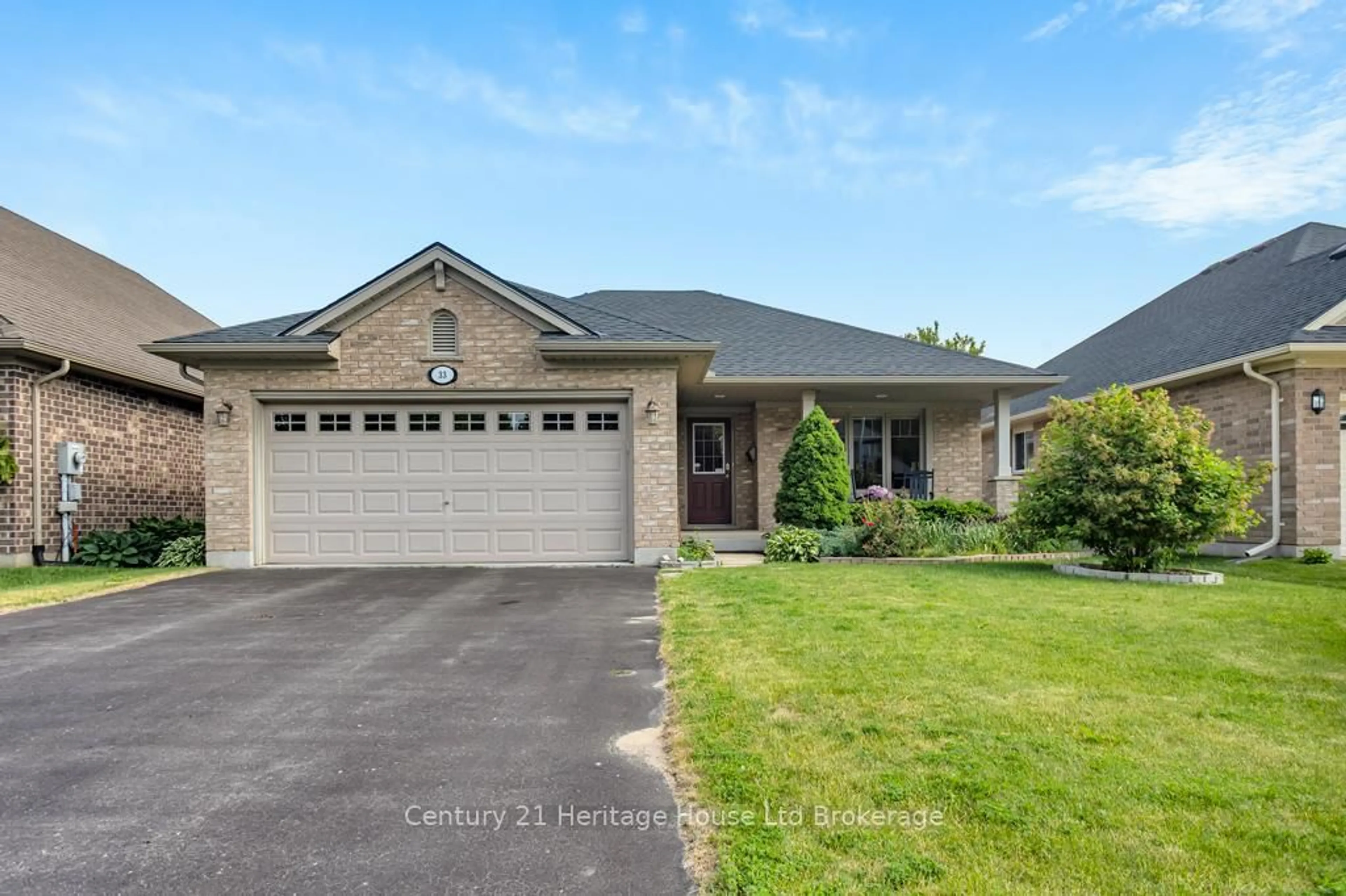 Home with brick exterior material, street for 33 Park Pl, Tillsonburg Ontario N4G 0B8