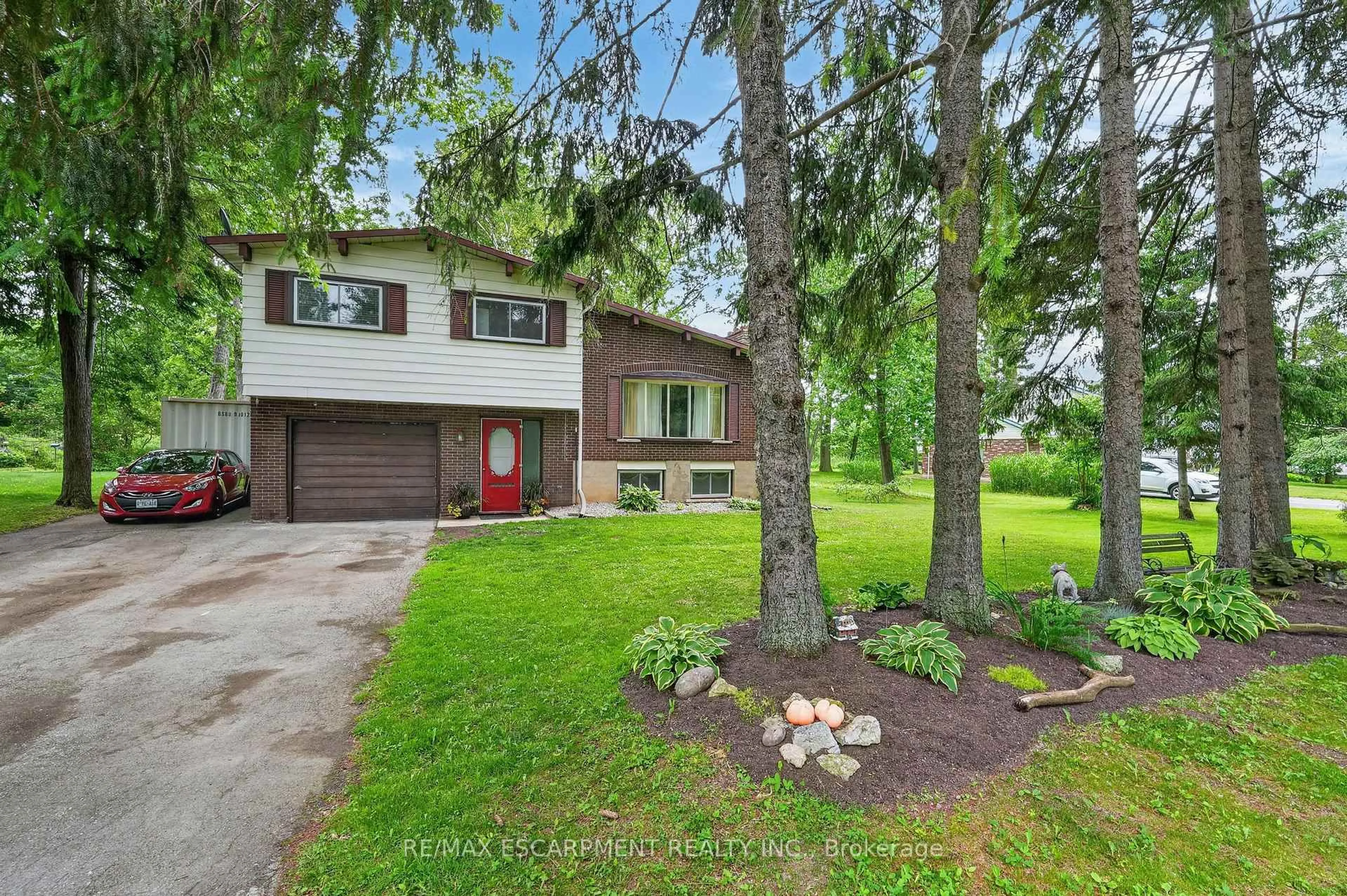 Home with vinyl exterior material, street for 124 Mumby Rd, Haldimand Ontario N1A 2W5
