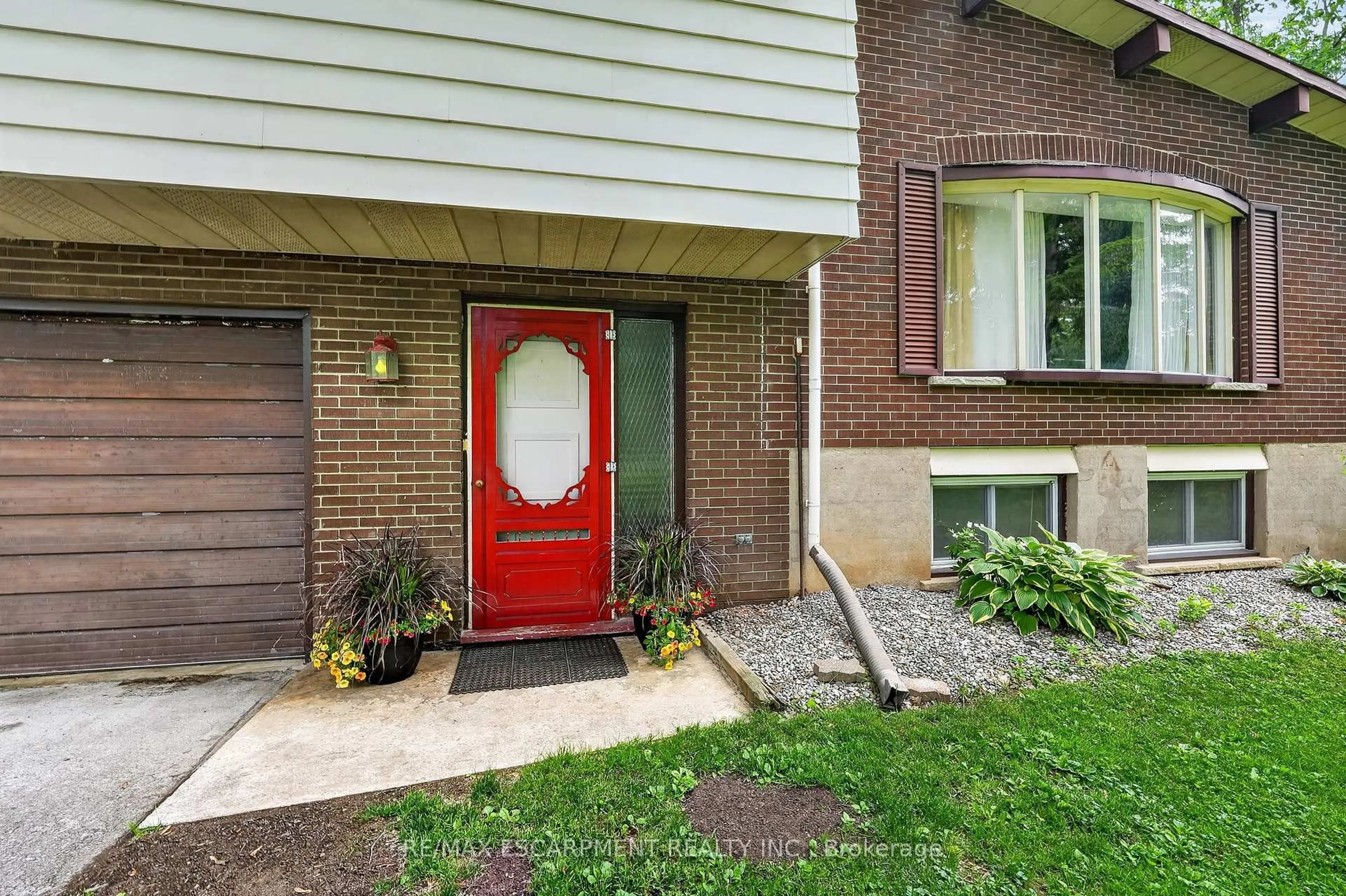 Home with brick exterior material, street for 124 Mumby Rd, Haldimand Ontario N1A 2W5