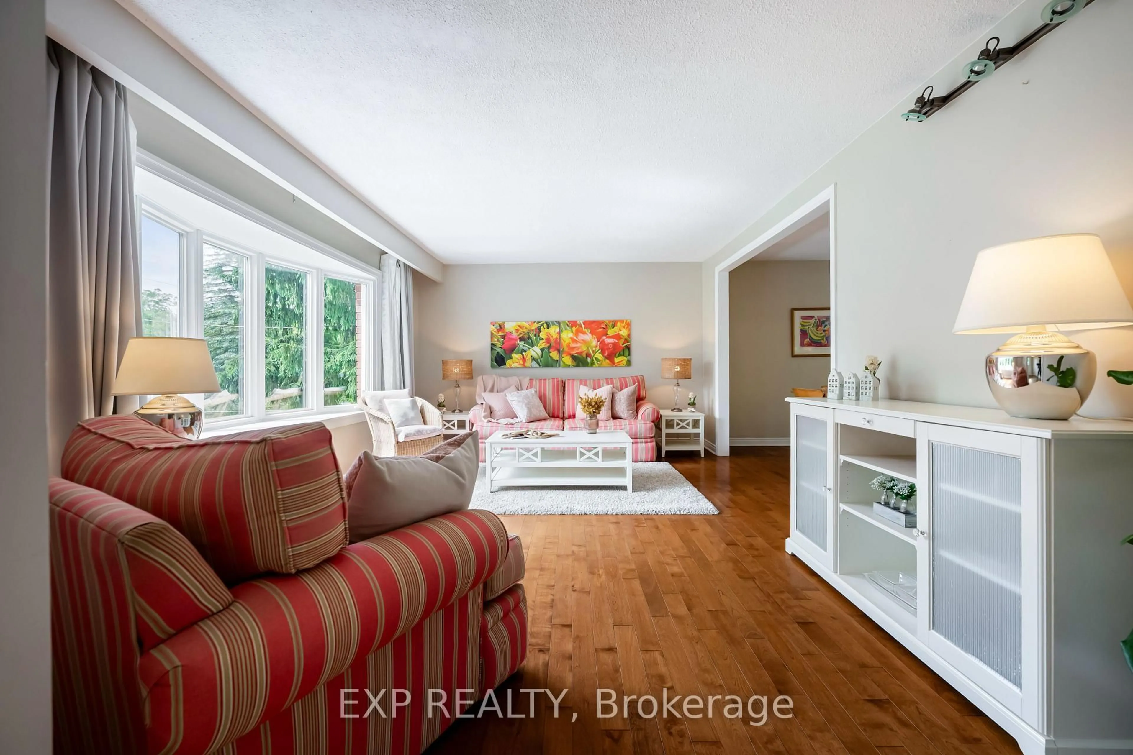 Living room with furniture, unknown for 9410 Wellington Rd 42, Erin Ontario N0B 1H0