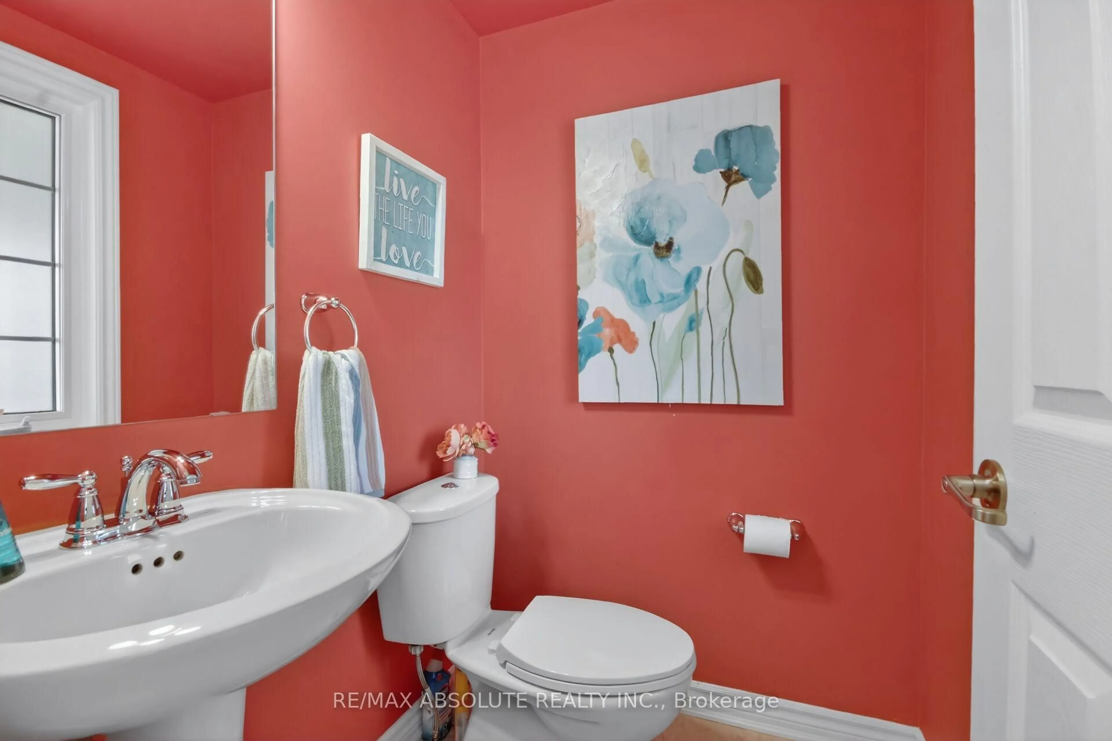 Contemporary bathroom, ceramic/tile floor for 127 Maestro Ave, Ottawa Ontario K2S 0V4