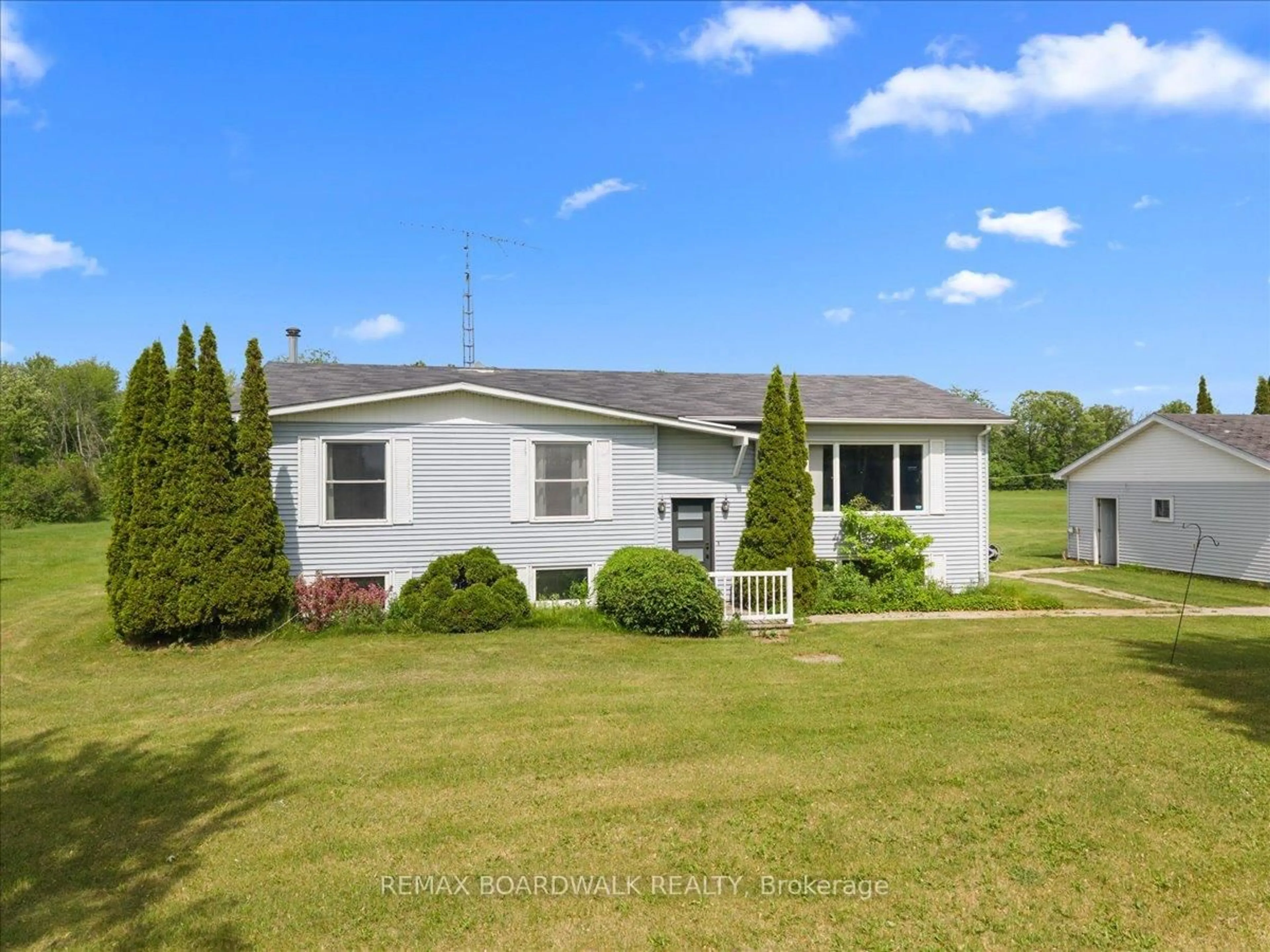 Home with vinyl exterior material, water/lake/river/ocean view for 1262 Ford Rd, Perth Ontario K7H 3C3