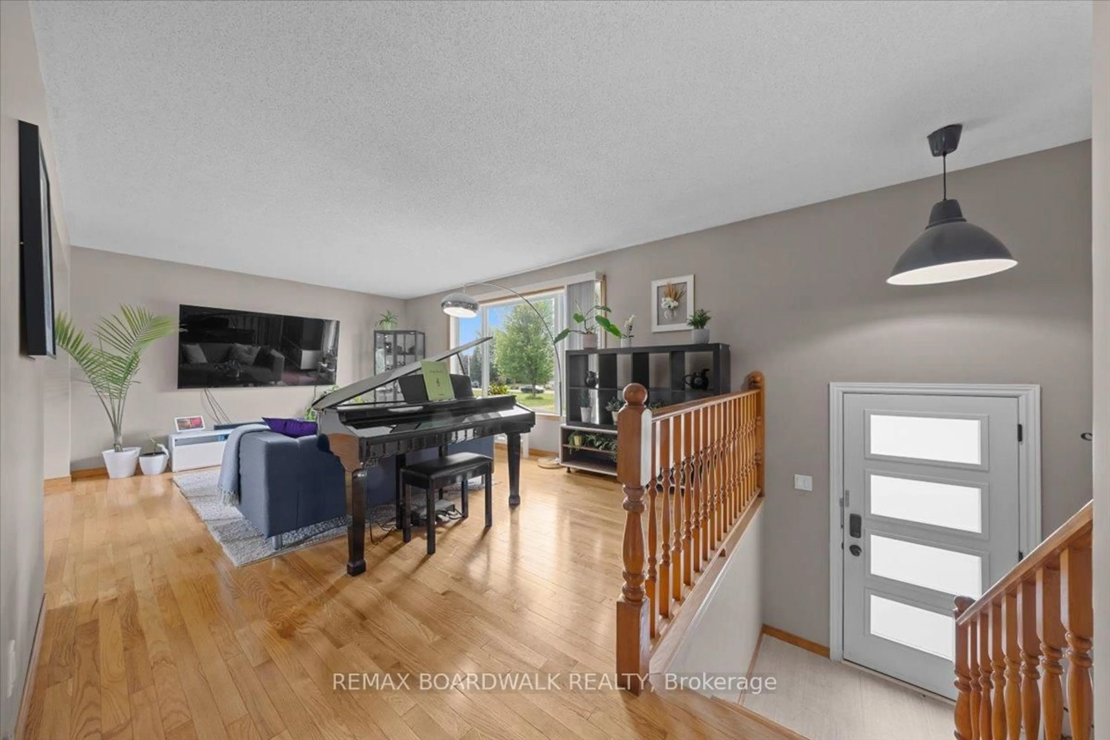 Living room with furniture, unknown for 1262 Ford Rd, Perth Ontario K7H 3C3