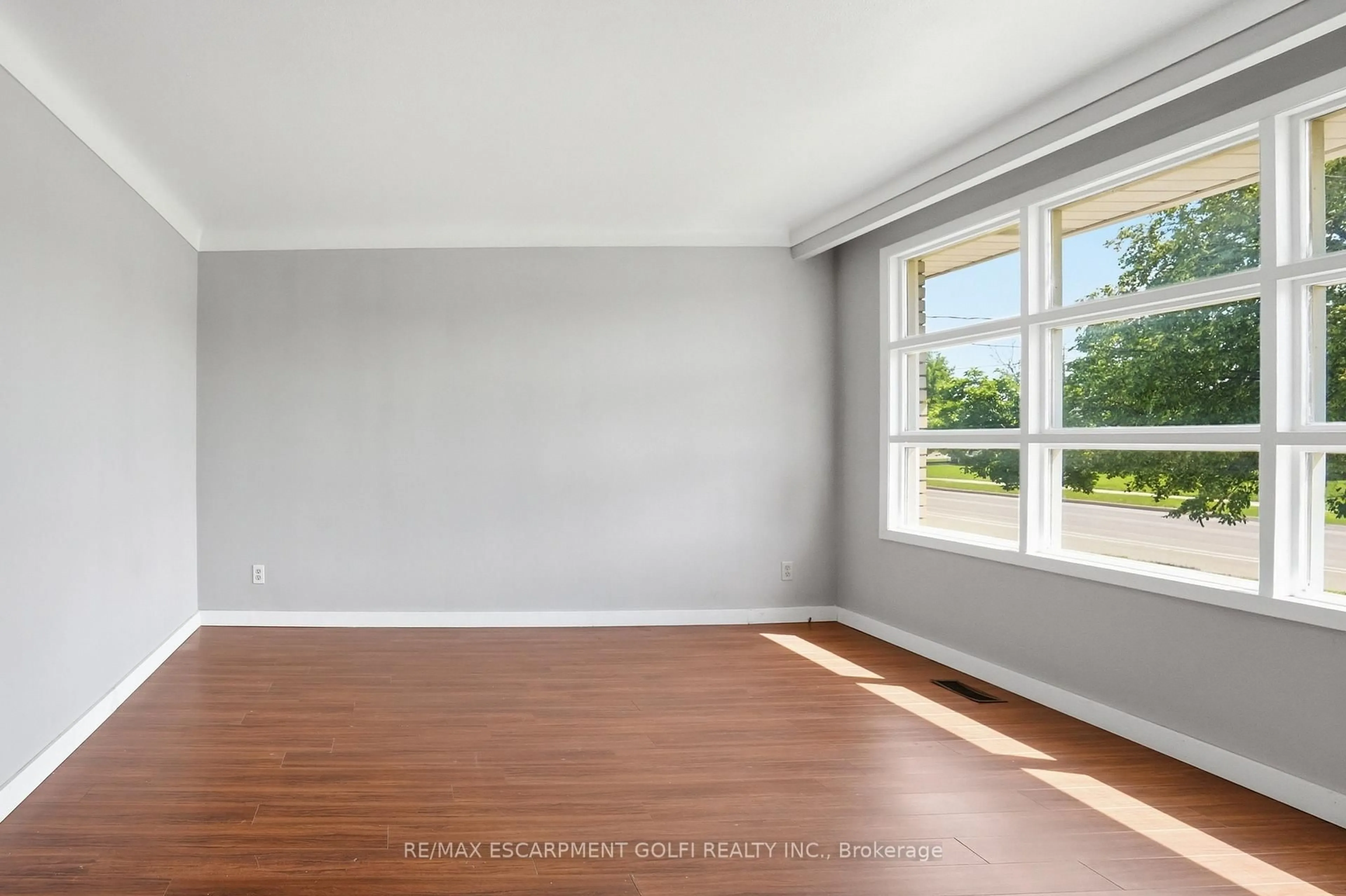 A pic of a room for 127 WELLINGTON St, Welland Ontario L3B 1B2