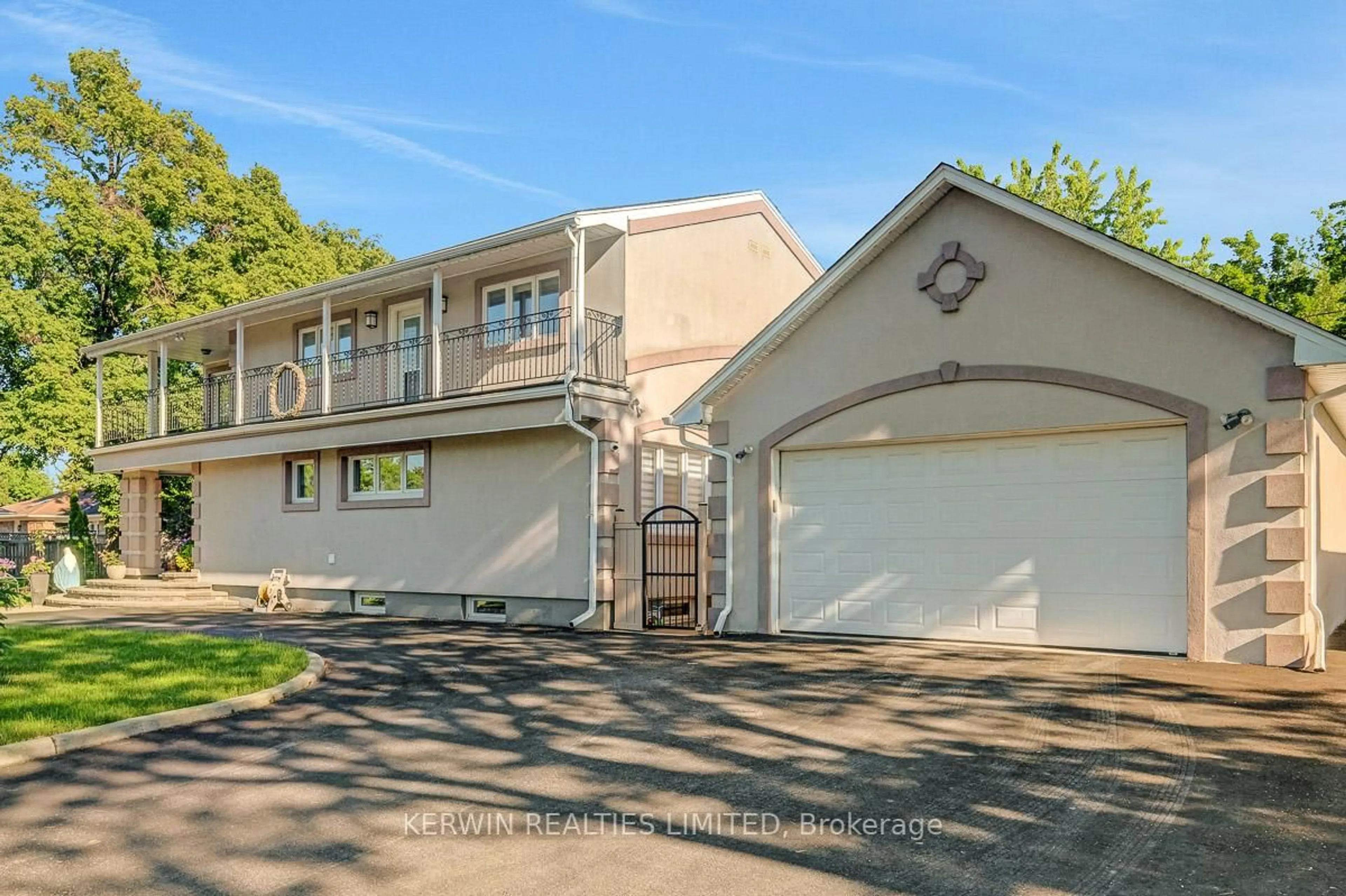 Home with vinyl exterior material, street for 1978 Arch St, Ottawa Ontario K1G 2G6