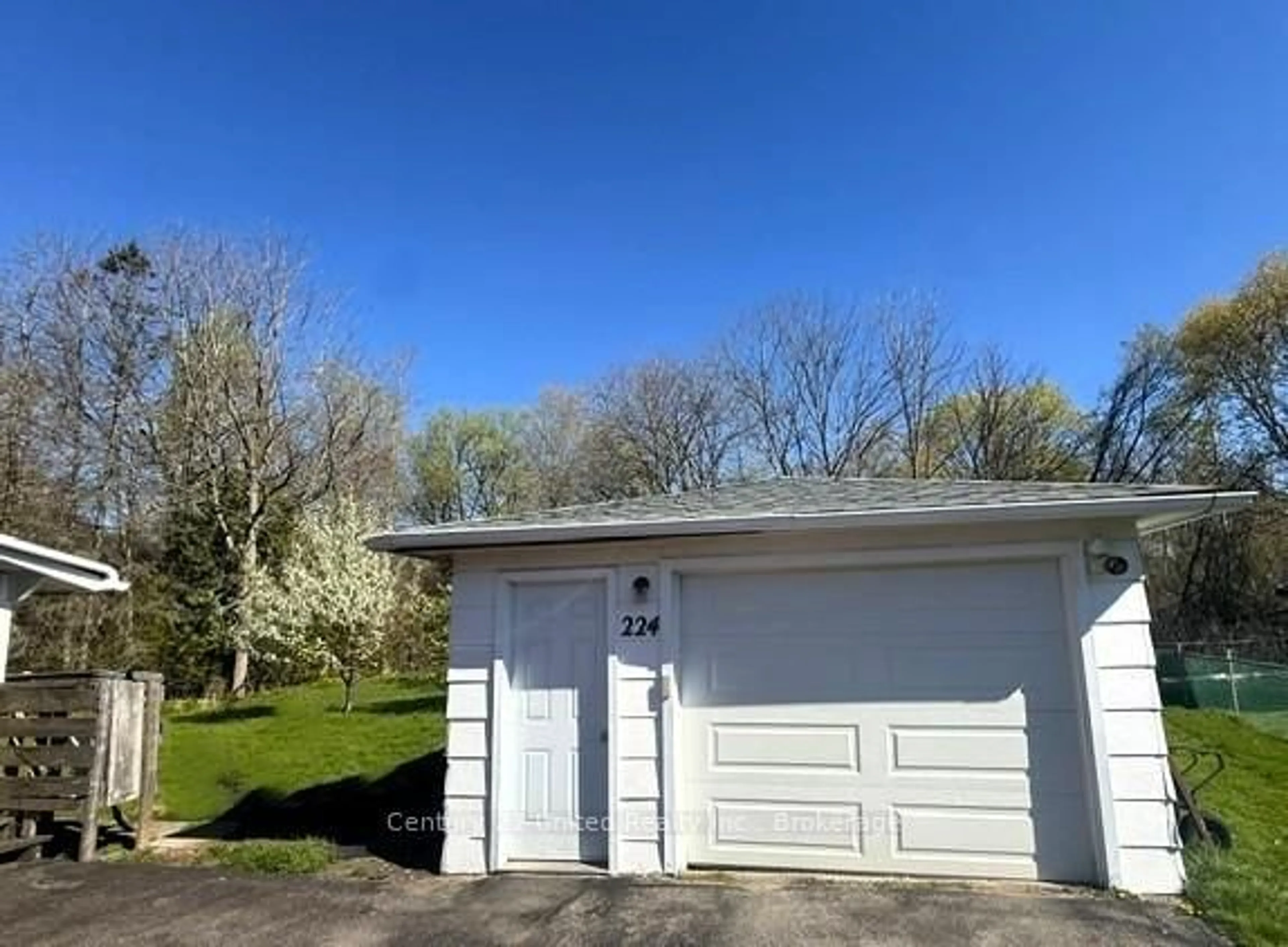 A pic from outside/outdoor area/front of a property/back of a property/a pic from drone, unknown for 224 Nickerson Dr, Cobourg Ontario K9A 1A5