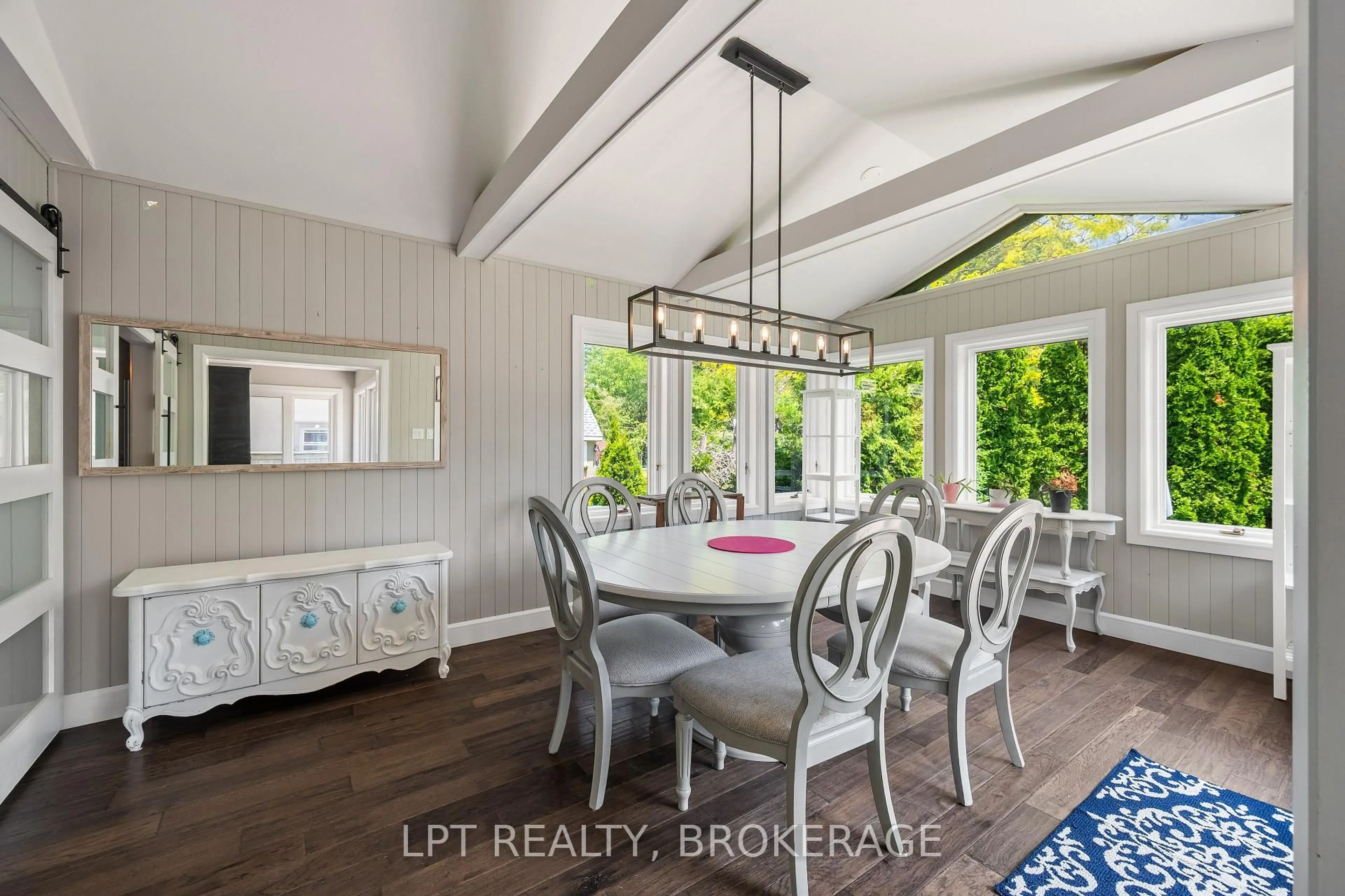 Dining room, wood/laminate floor for 19 Collegeview Cres, Kingston Ontario K7M 7J8