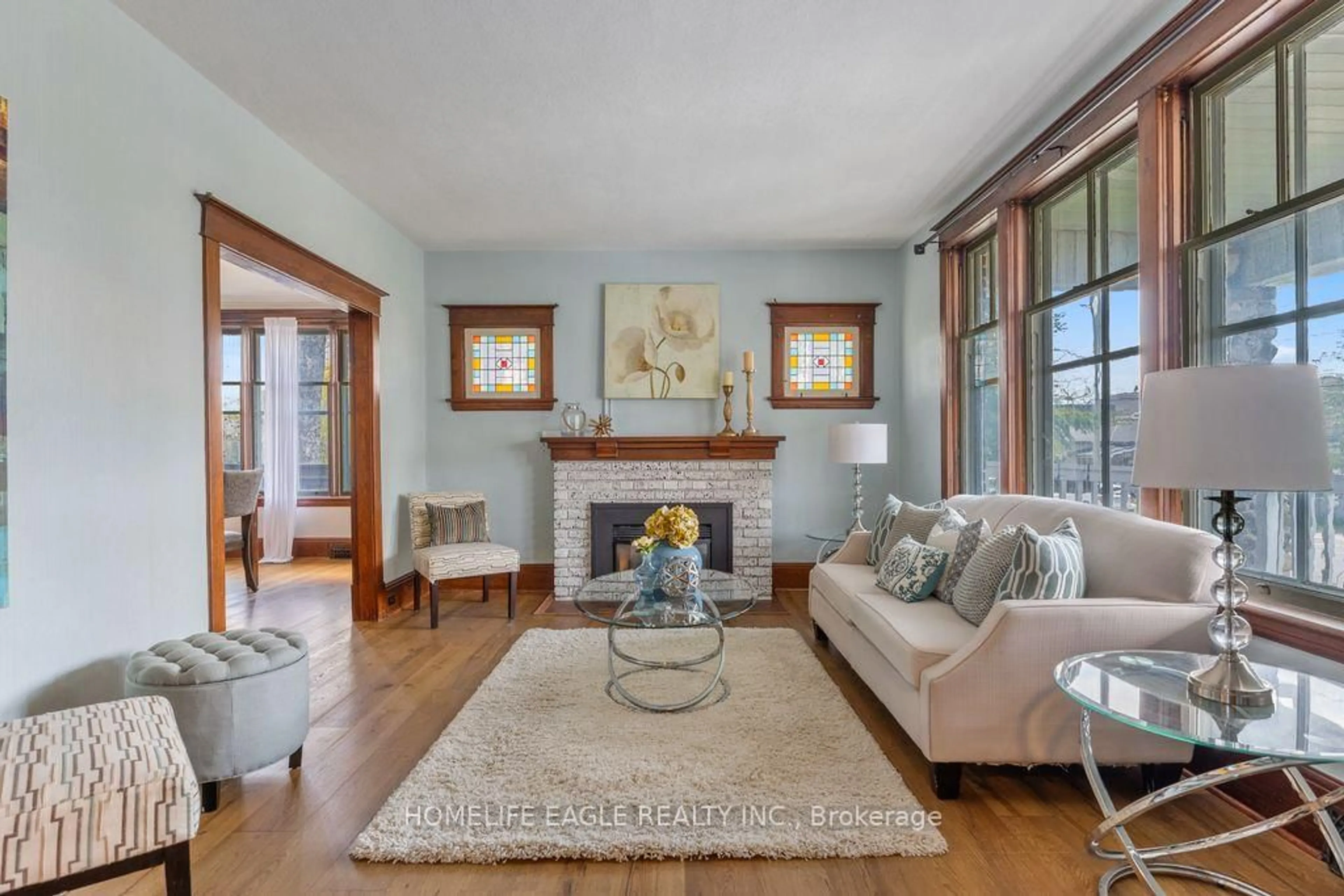 Living room with furniture, unknown for 54 Wellington St, Kawartha Lakes Ontario K9V 3N5