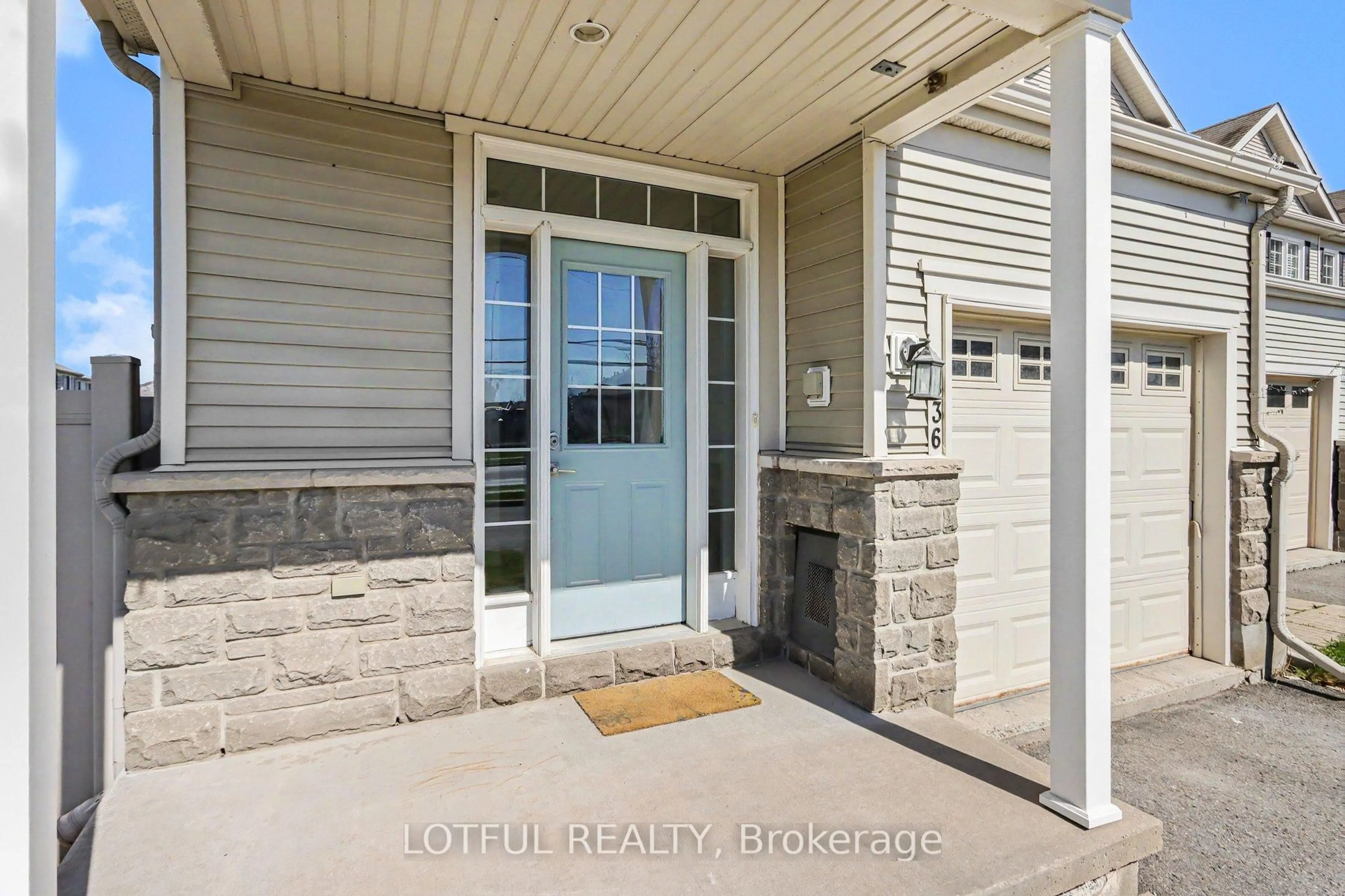Indoor entryway for 836 Kennacraig Private, Ottawa Ontario K2J 5T6