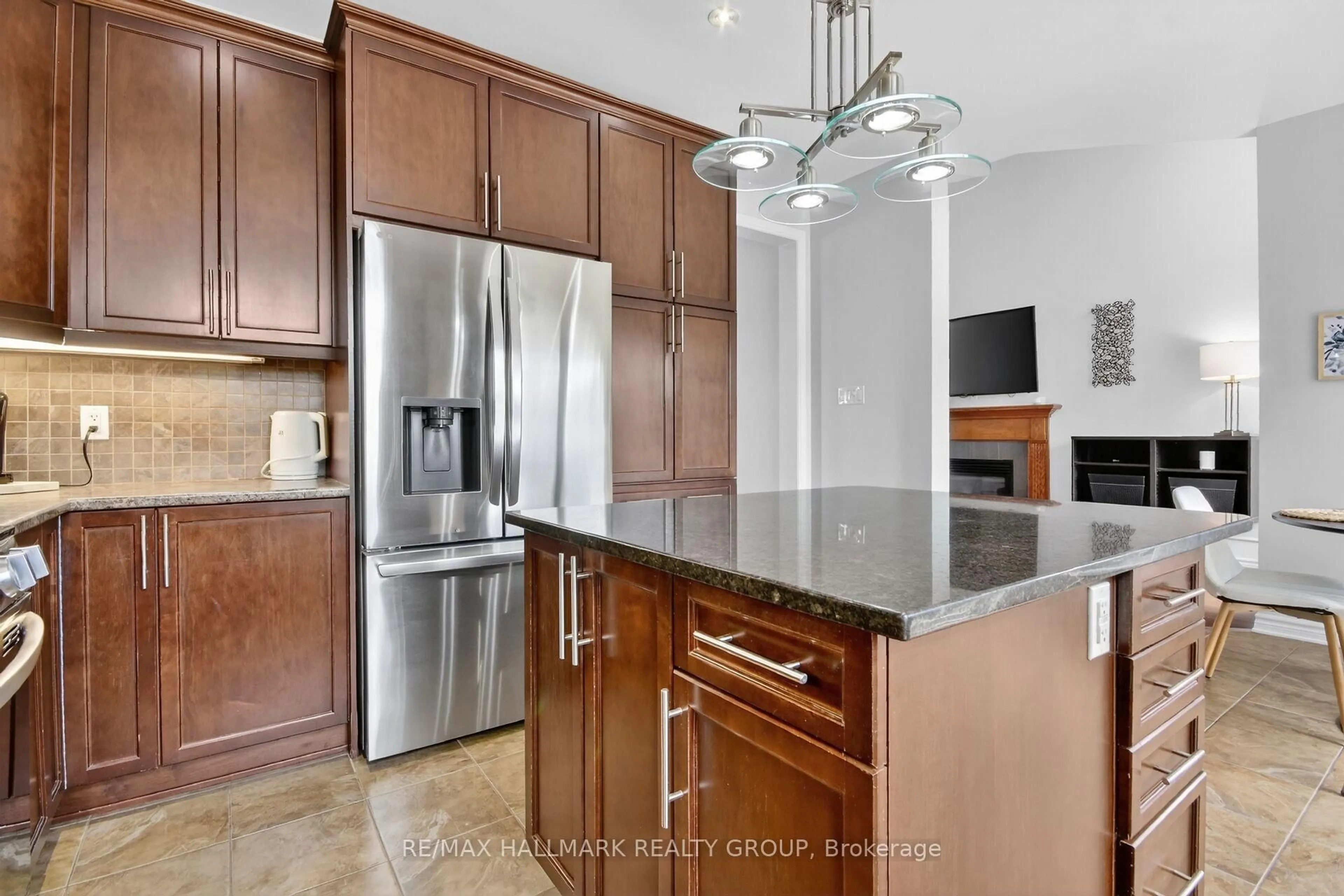 Open concept kitchen, ceramic/tile floor for 189 Bridgestone Dr, Ottawa Ontario K2M 0C5