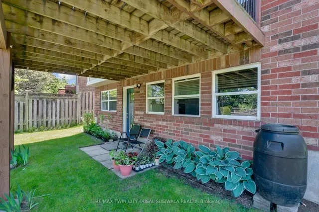 298 Garth Massey Dr, Cambridge 5
