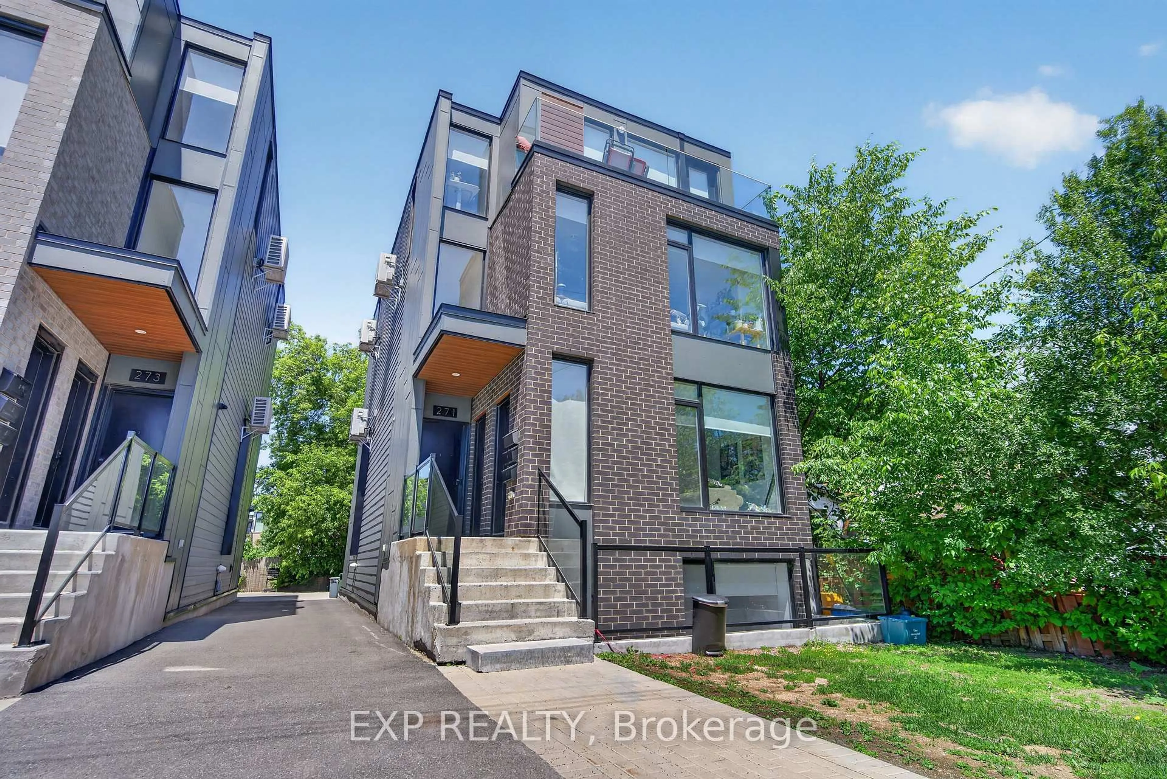 Home with brick exterior material, unknown for 271 DUNCAIRN Ave, Ottawa Ontario K1Z 7H1