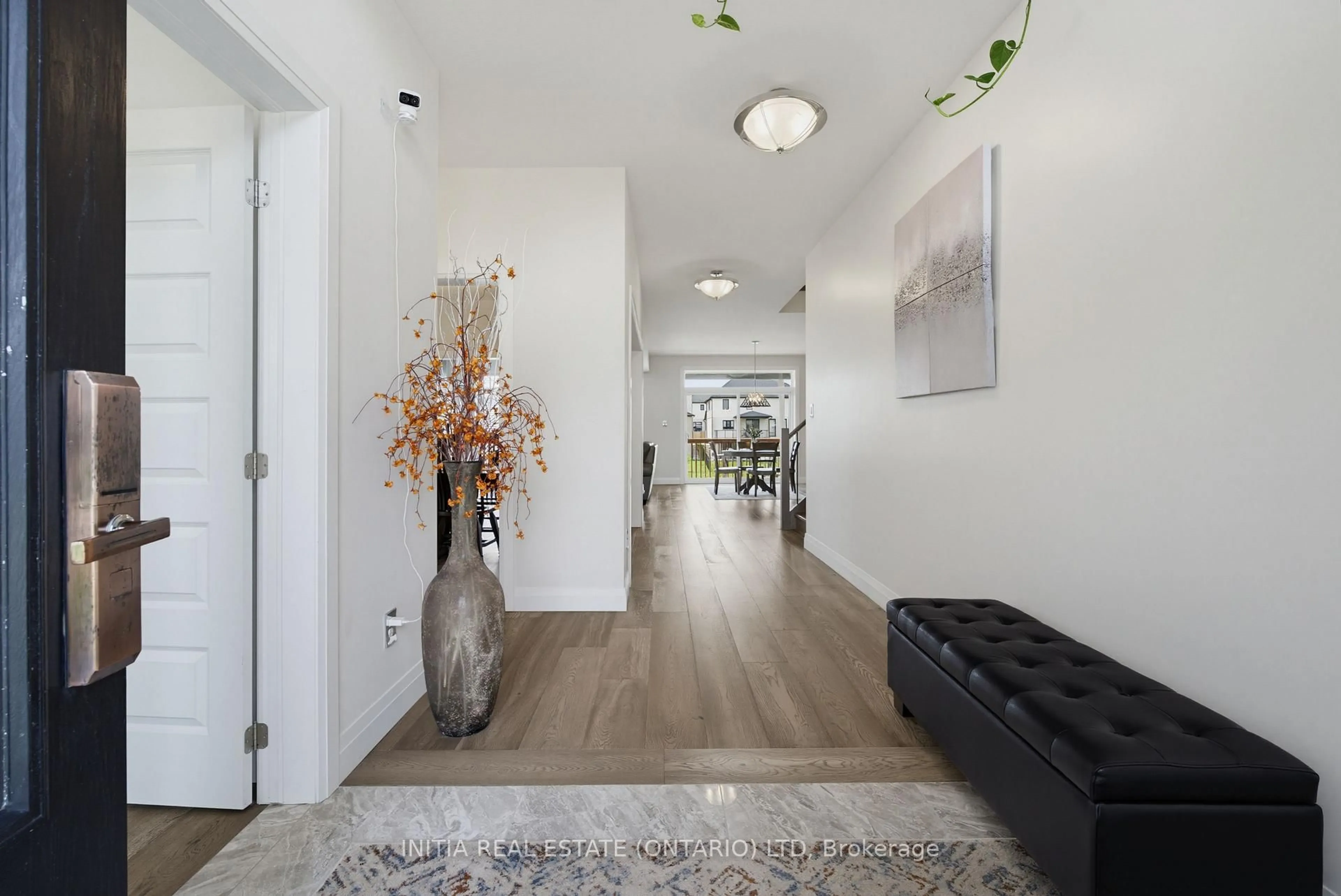 Indoor foyer for 1258 Silverfox Dr, London North Ontario N6G 0V8