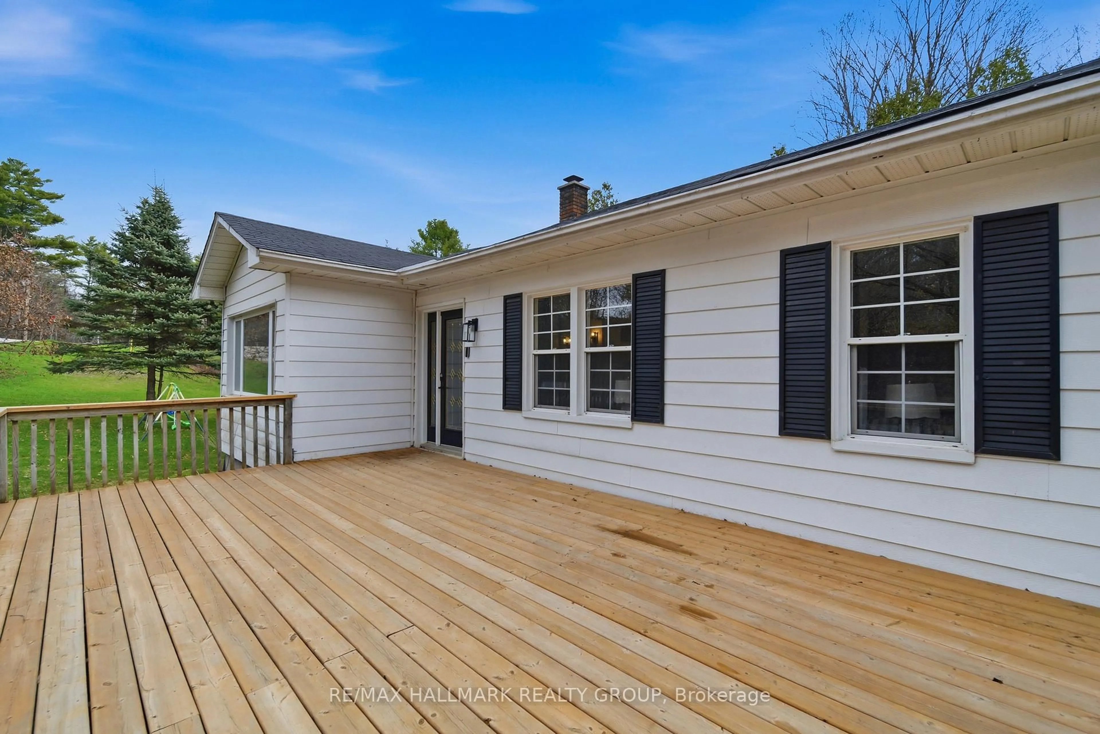 Home with vinyl exterior material, water/lake/river/ocean view for 17 Kenney Rd, Rideau Lakes Ontario K0G 1E0