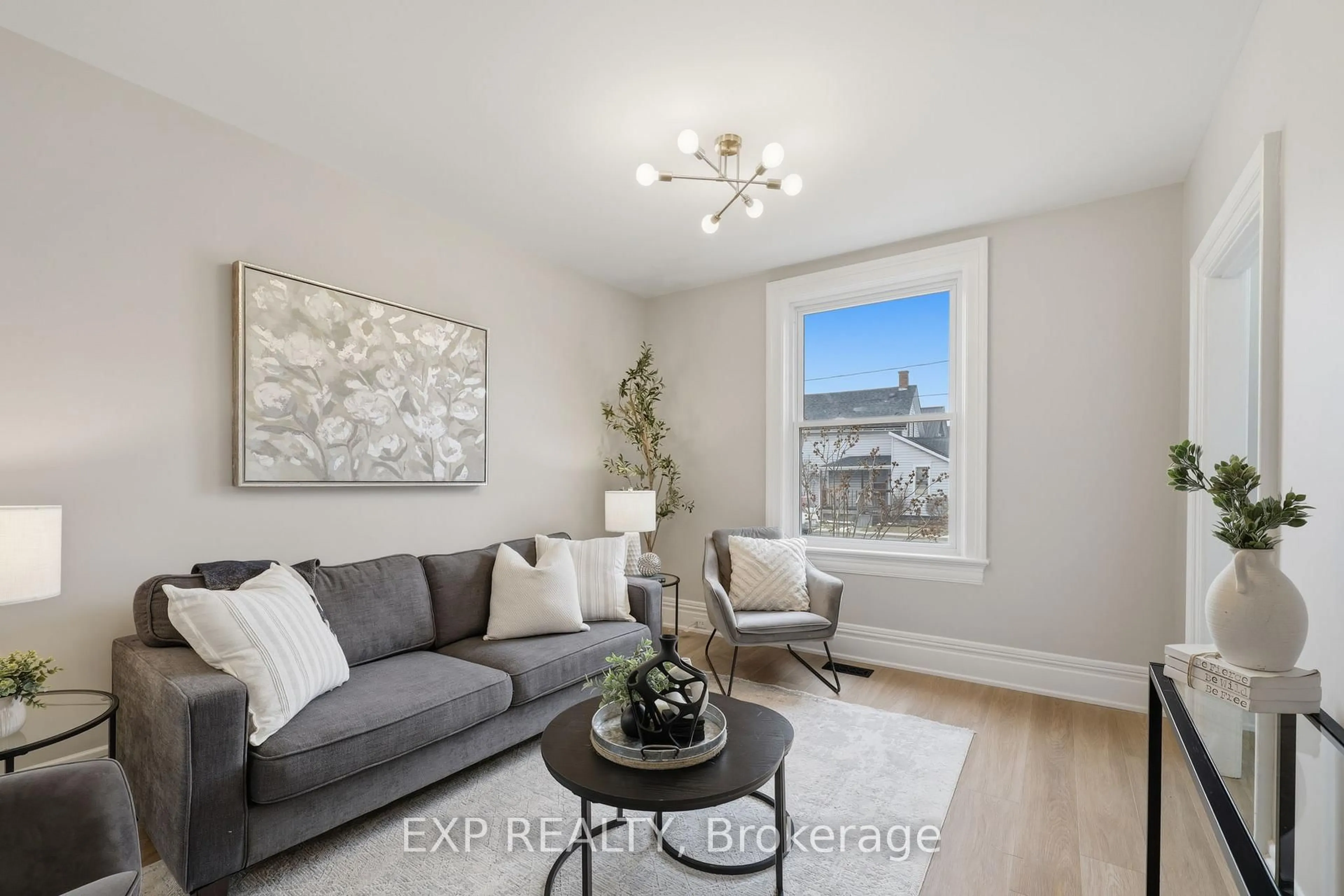 Living room with furniture, unknown for 225 Ross St, St. Thomas Ontario N5R 3Y5