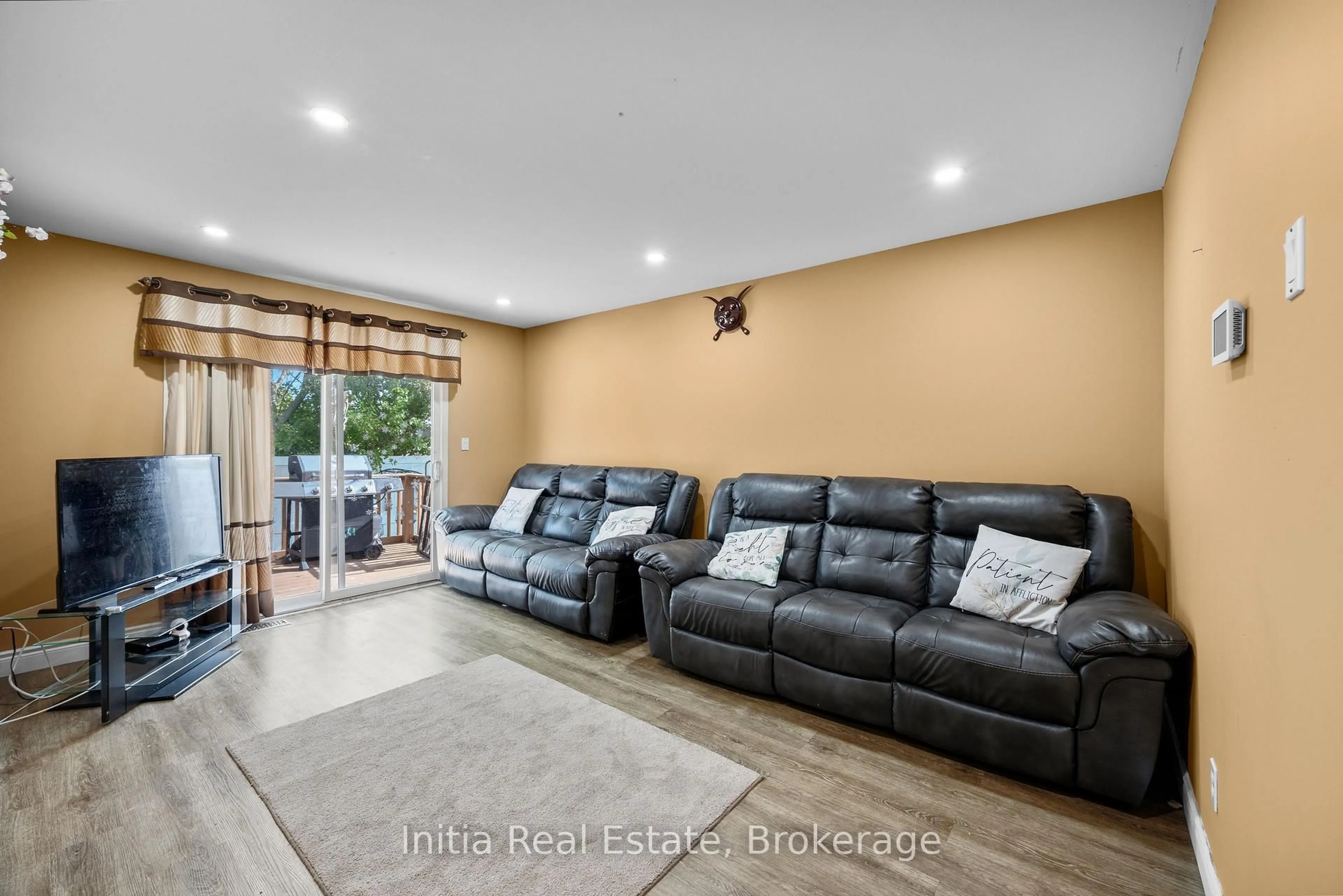 Living room with furniture, unknown for 1693 Fieldcrest Lane, Tecumseh Ontario N8N 4Z8