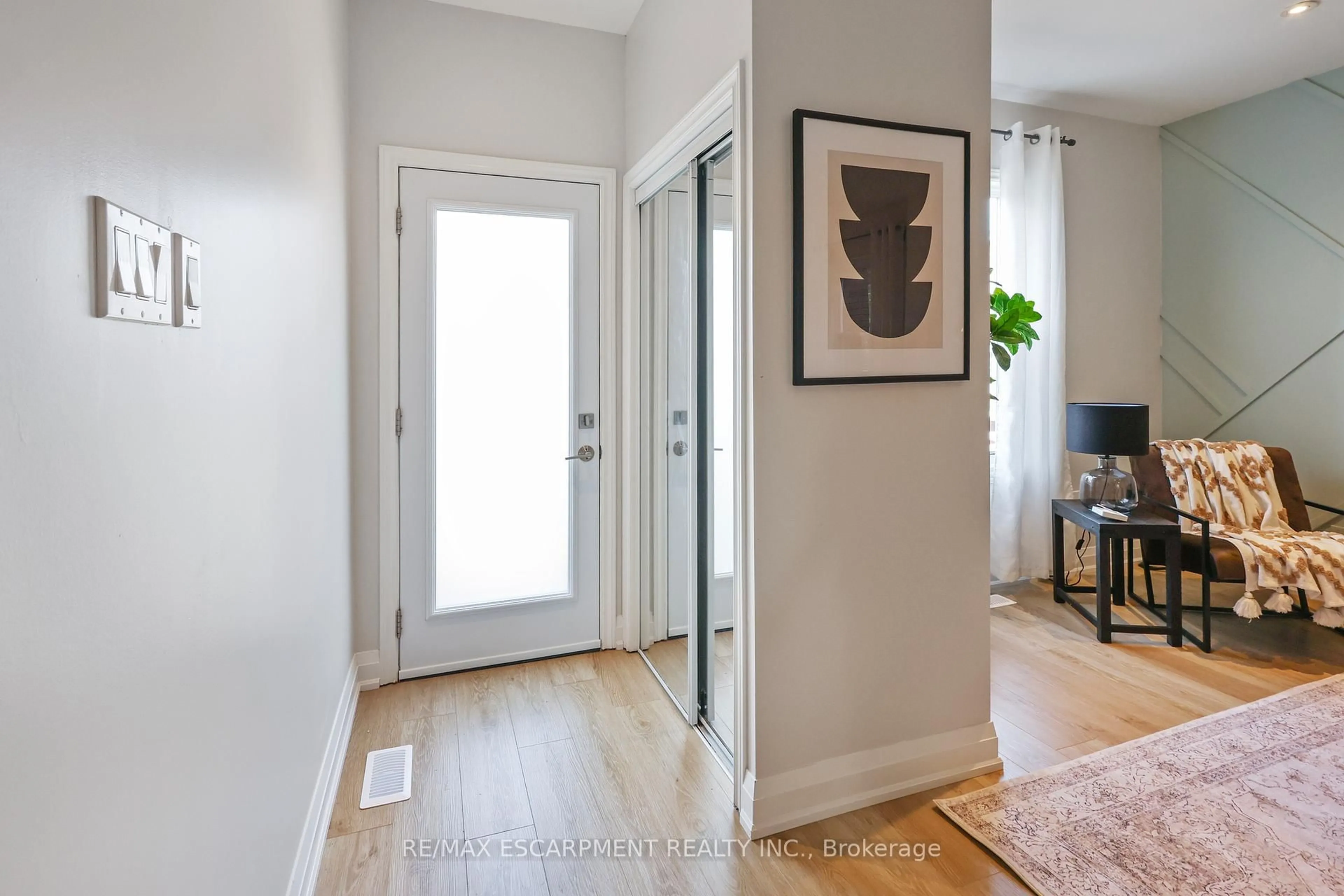 Indoor entryway for 36 Francis St, Hamilton Ontario L8L 3V1