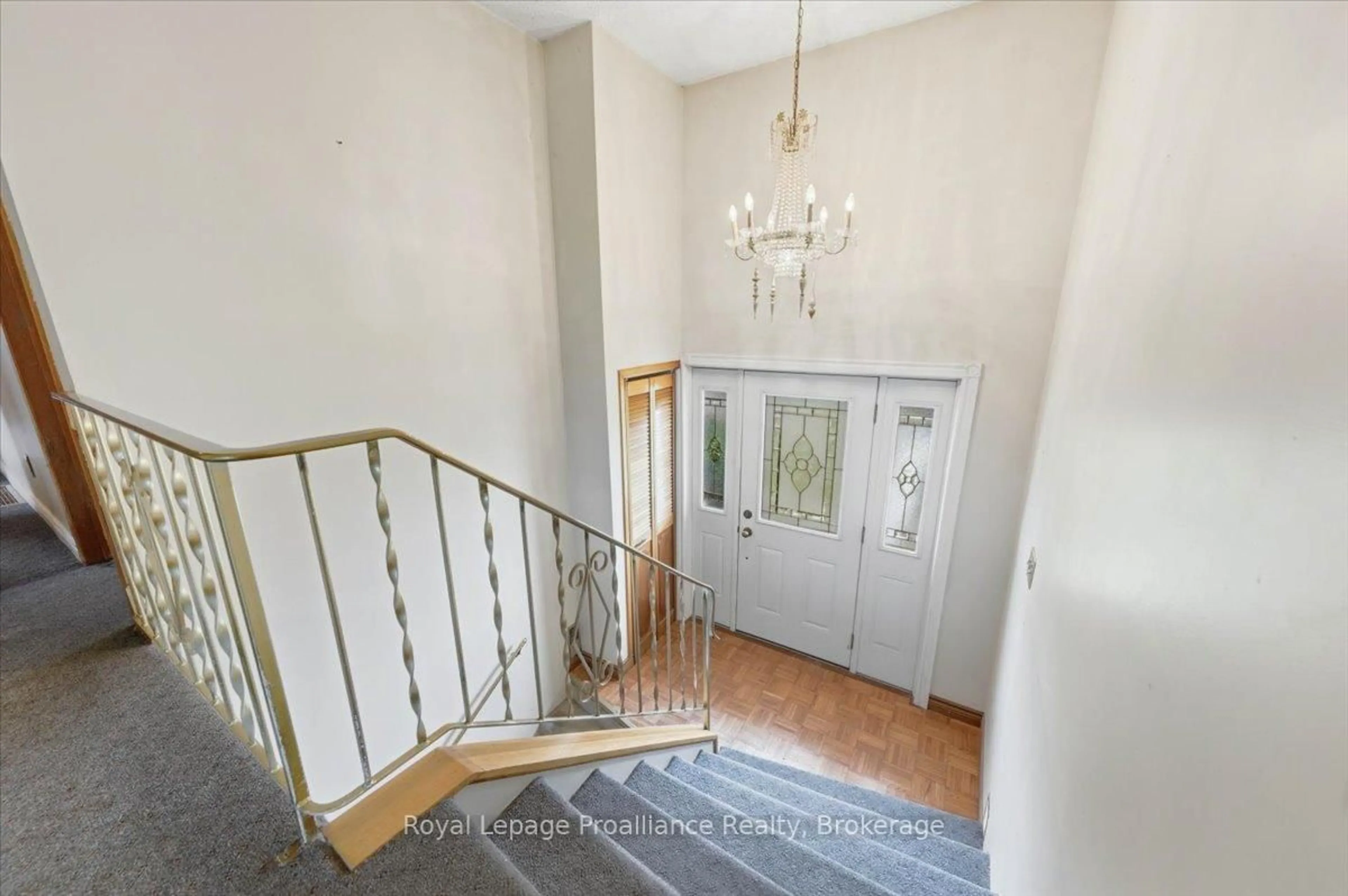 Indoor foyer for 20 Barrett Rd, Stirling Ontario K0K 3E0