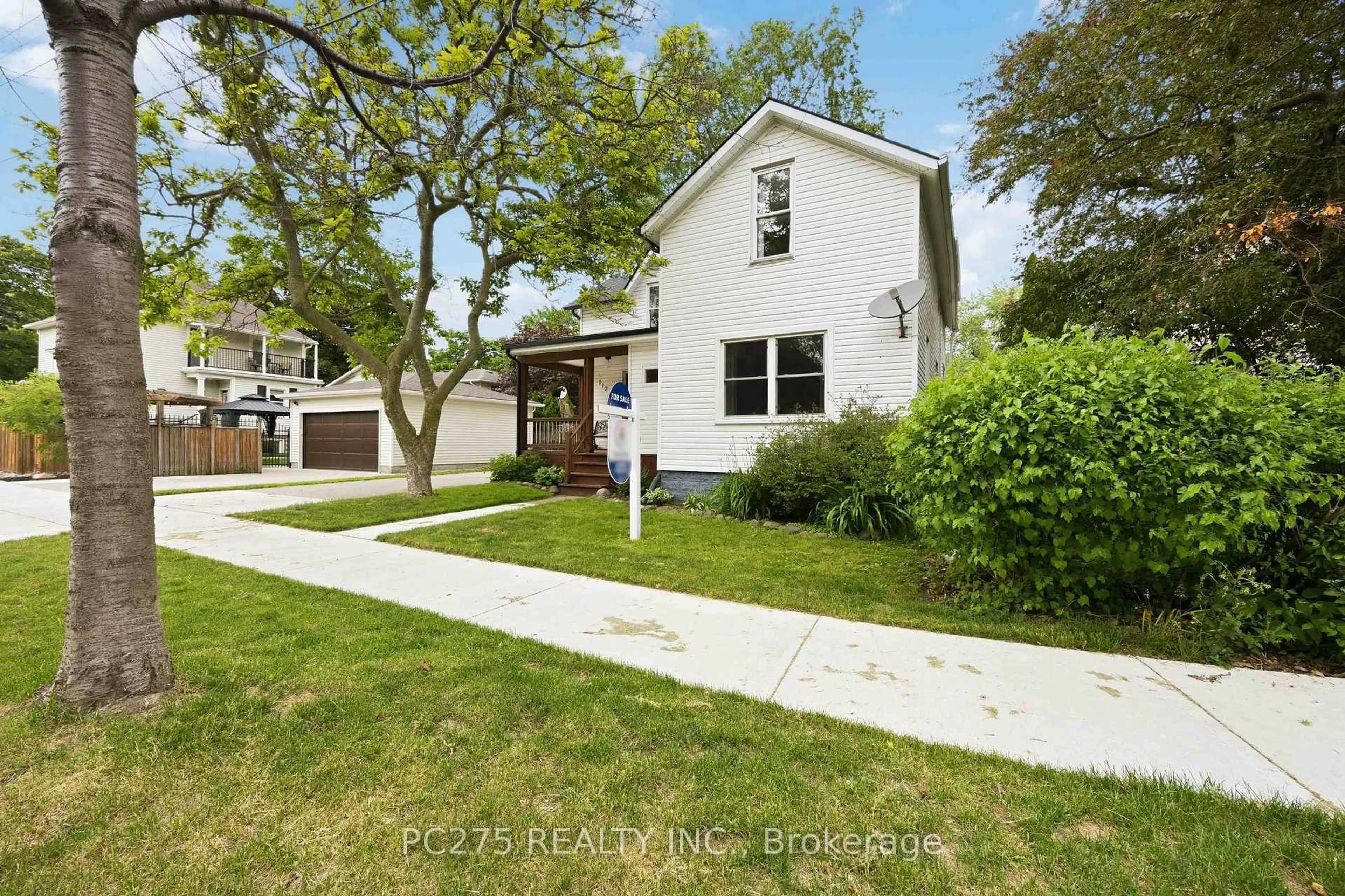 Unknown for 112 Essex St, Sarnia Ontario N7T 4R7
