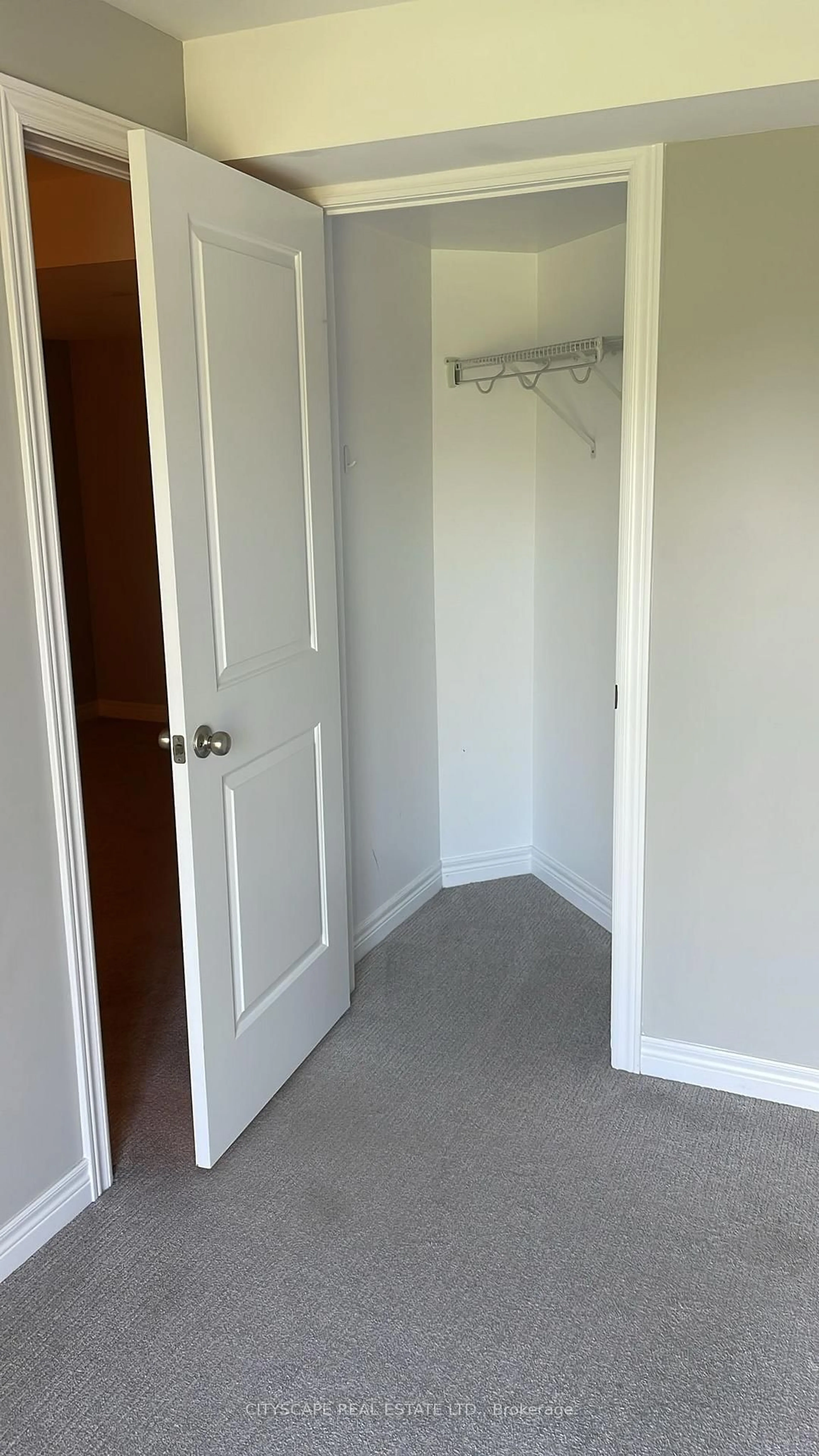 A pic of a room for 27 Lamb Cres, Thorold Ontario L2V 0G8