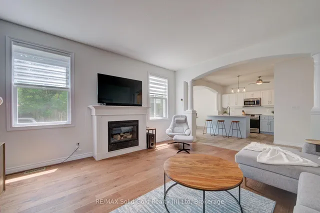729 Keats Way, Waterloo 5
