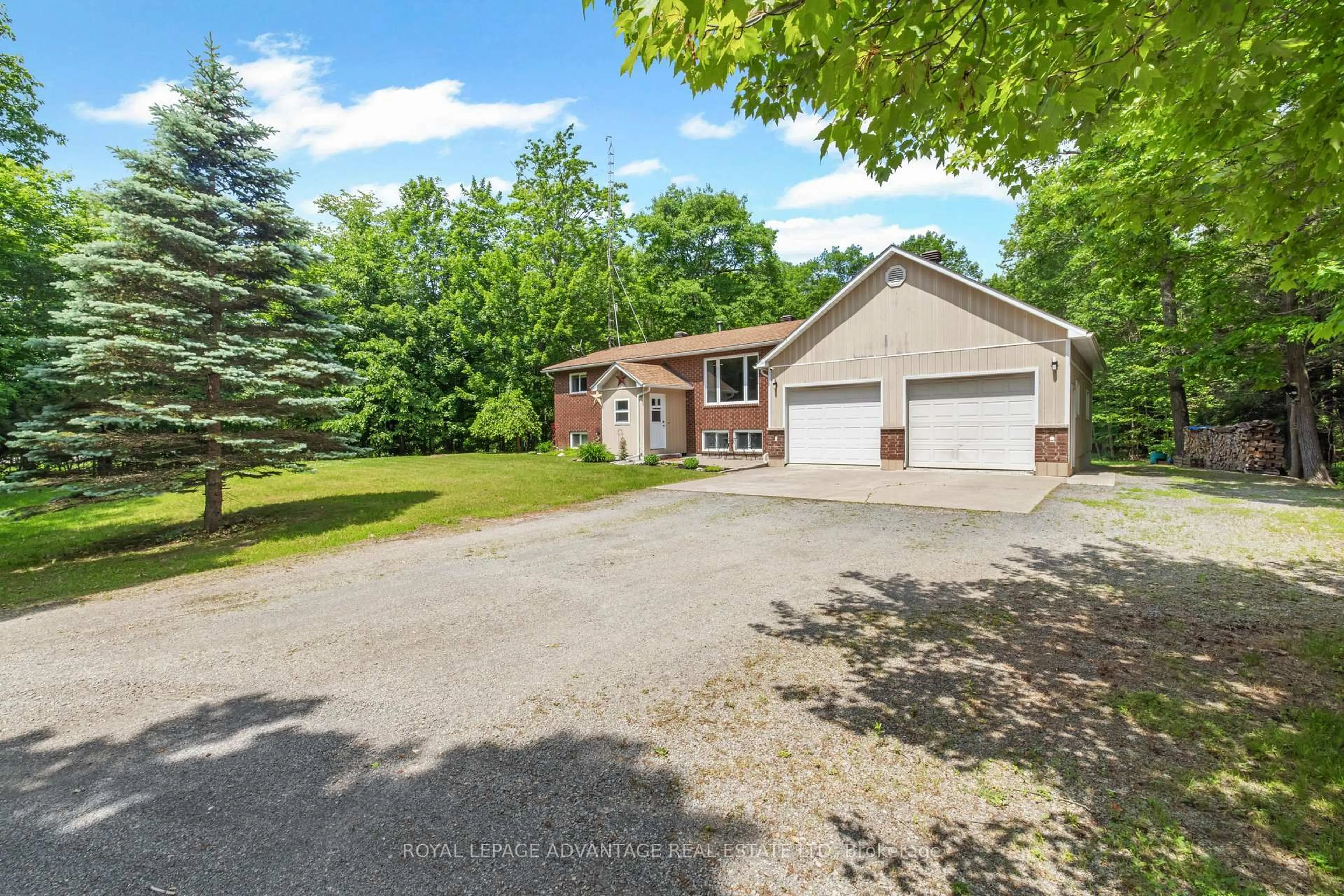 A pic from outside/outdoor area/front of a property/back of a property/a pic from drone, unknown for 4782 Briton-Houghton Bay Rd, Rideau Lakes Ontario K0G 1V0