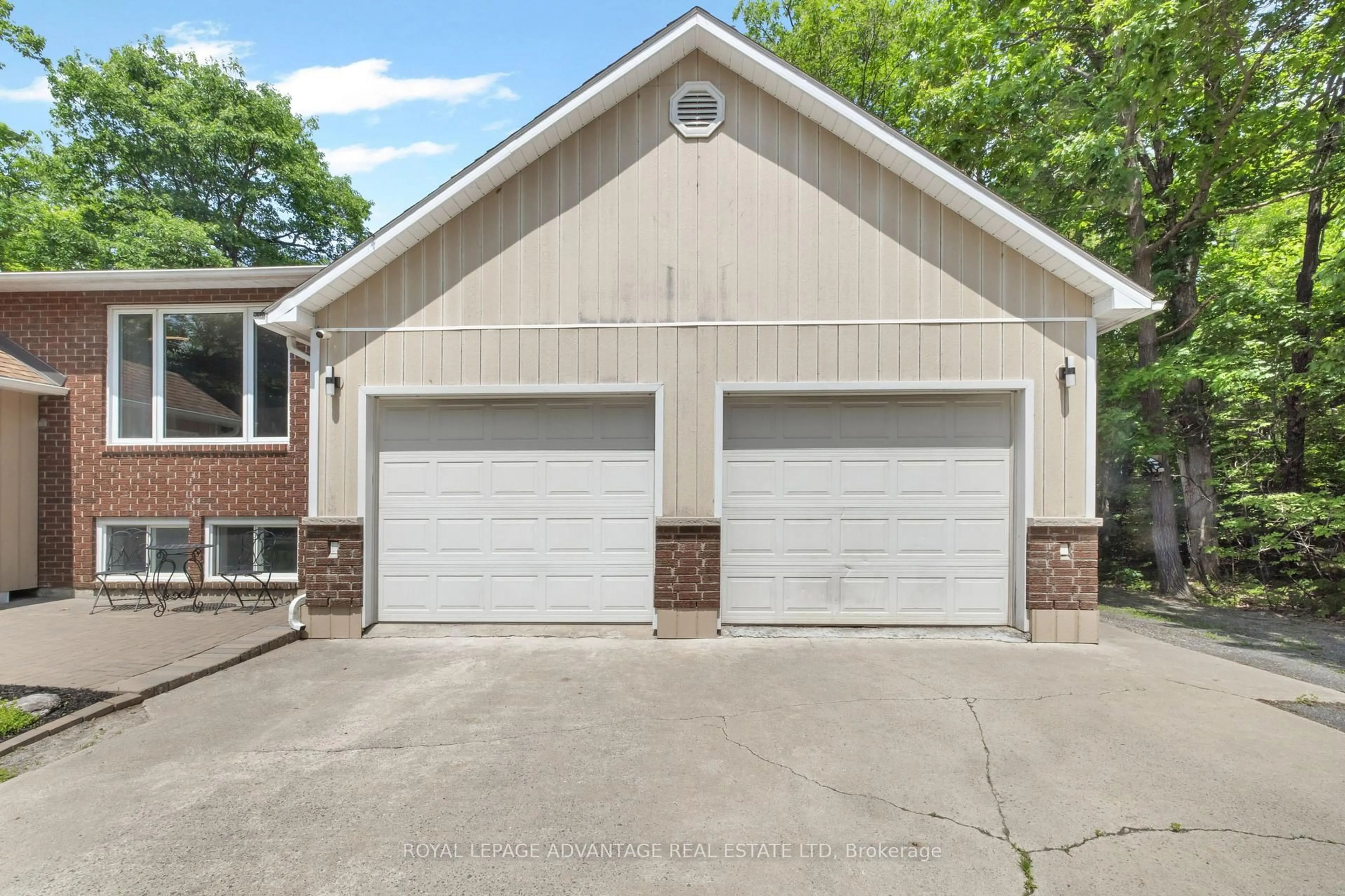 Indoor garage for 4782 Briton-Houghton Bay Rd, Rideau Lakes Ontario K0G 1V0