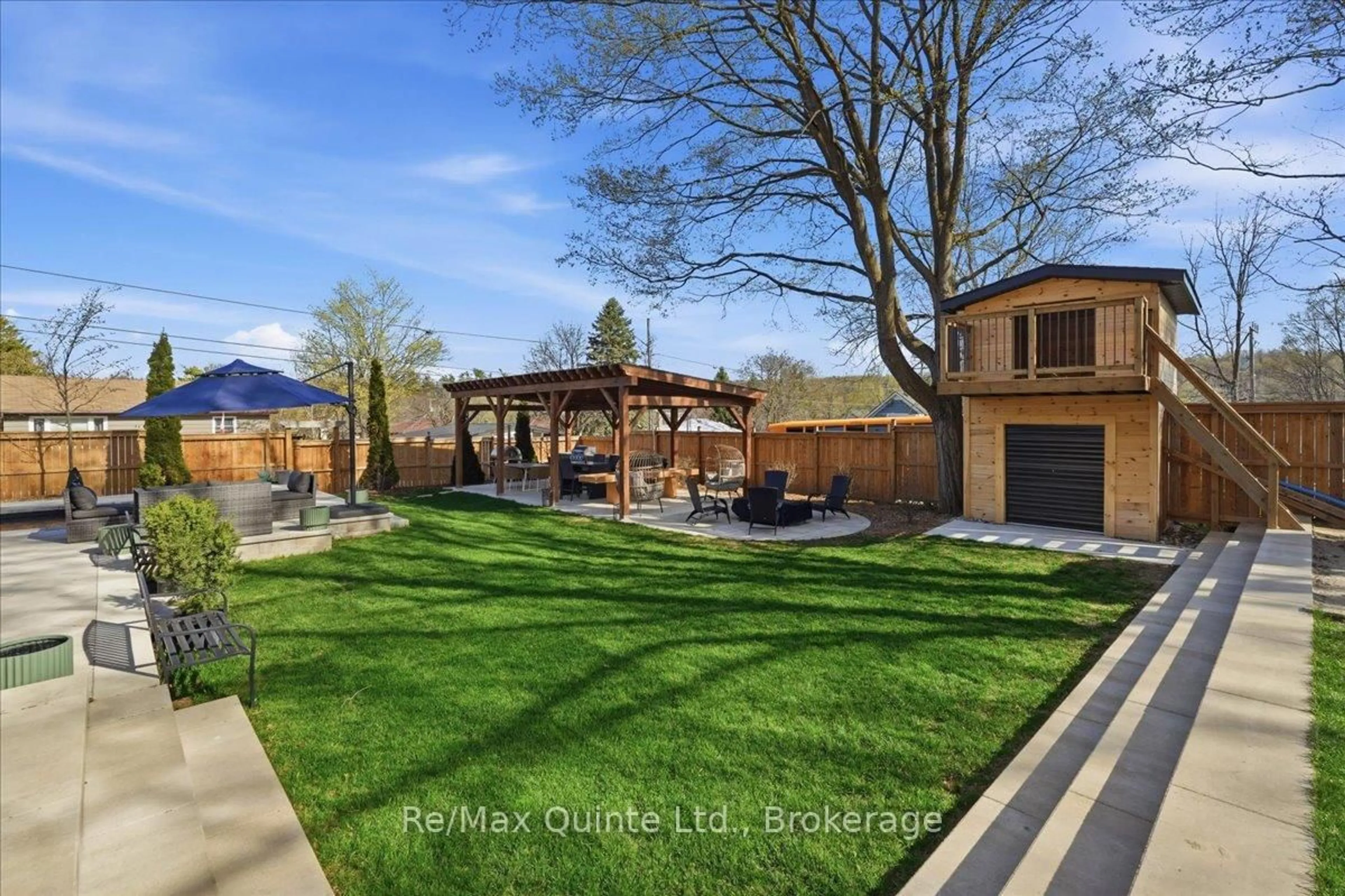 A pic from outside/outdoor area/front of a property/back of a property/a pic from drone, unknown for 88 Bridge St, Prince Edward County Ontario K0K 2T0
