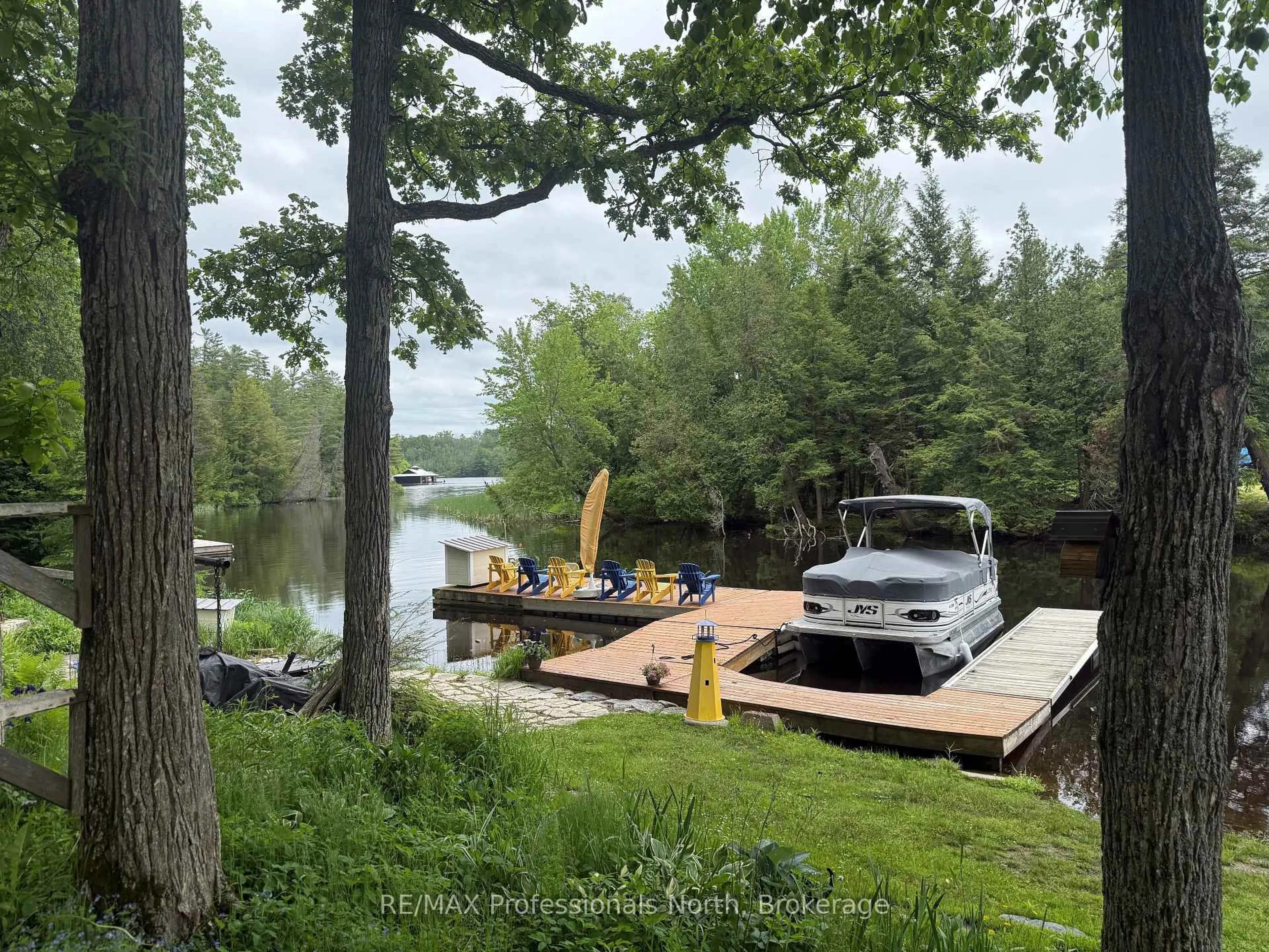 Unknown for 22 Knowles Cres, Seguin Ontario P0C 1J0