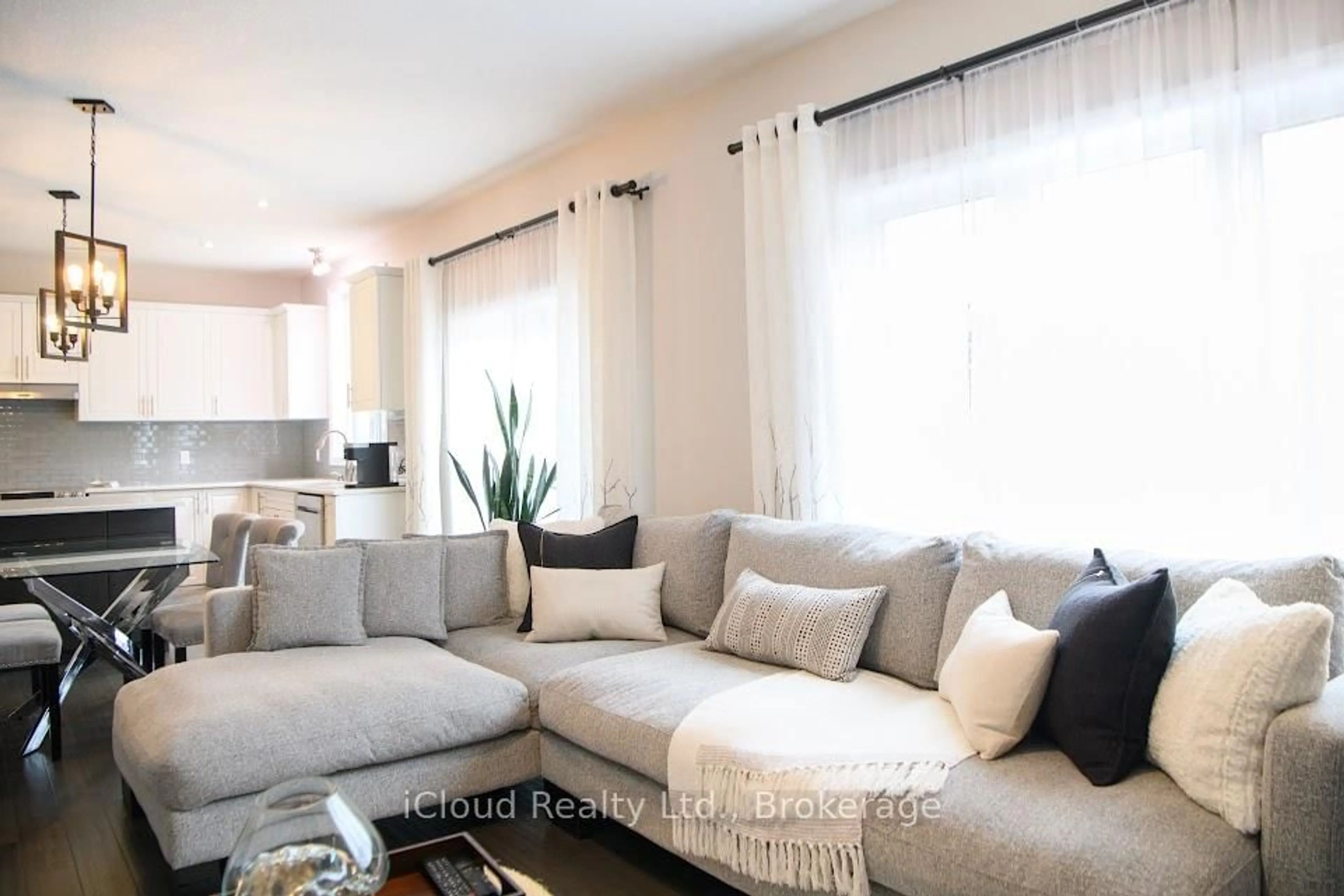 Living room with furniture, unknown for 264 Blair Creek Dr, Kitchener Ontario N2P 0G3