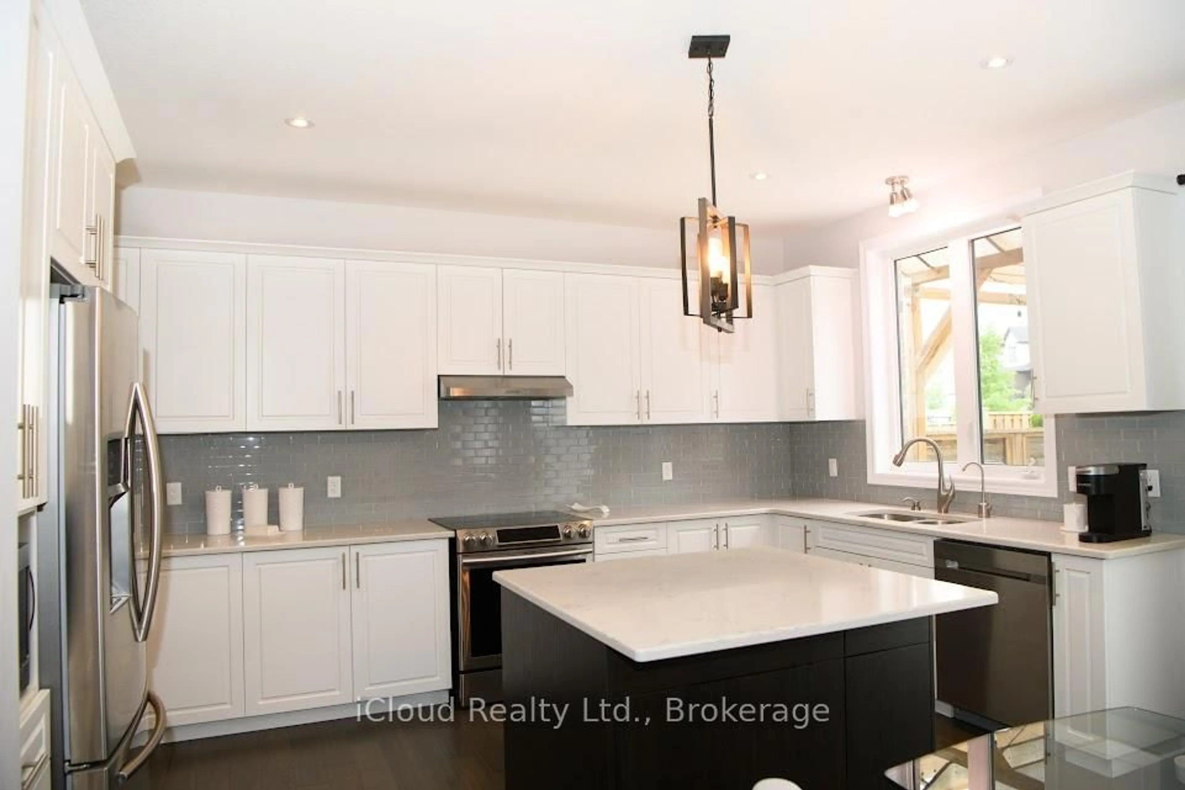 Contemporary kitchen, unknown for 264 Blair Creek Dr, Kitchener Ontario N2P 0G3