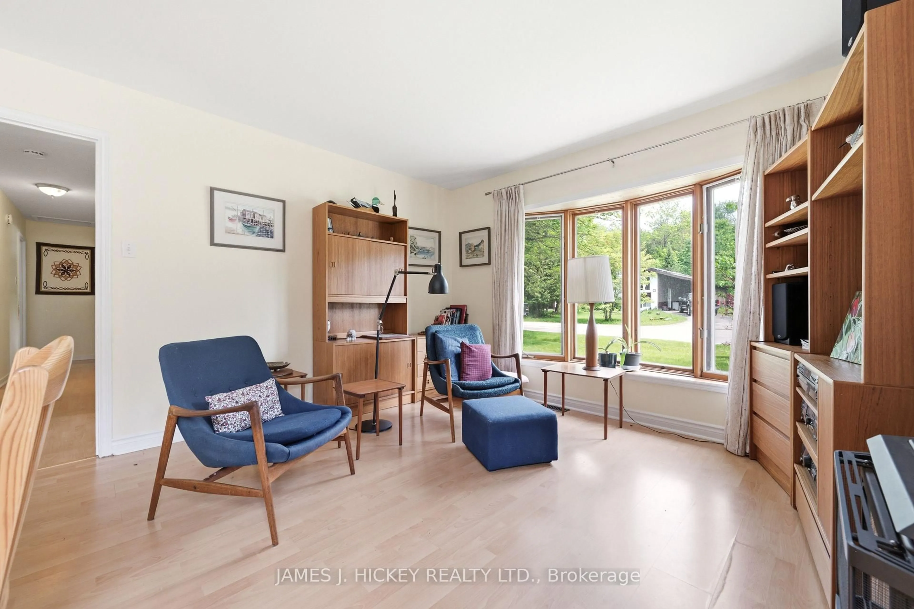Living room with furniture, unknown for 80 Beach Ave, Deep River Ontario K0J 1P0