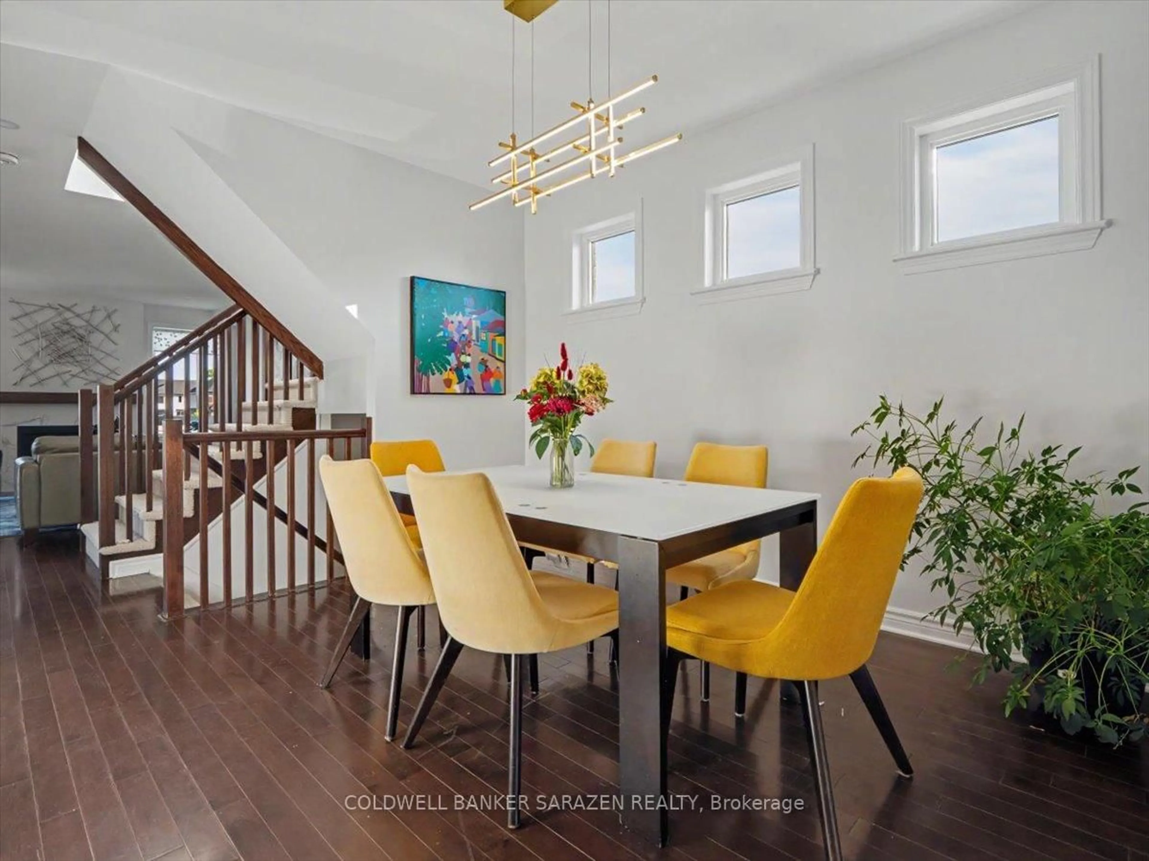 Dining room, wood/laminate floor for 322 Big Dipper St, Ottawa Ontario K4M 0J2