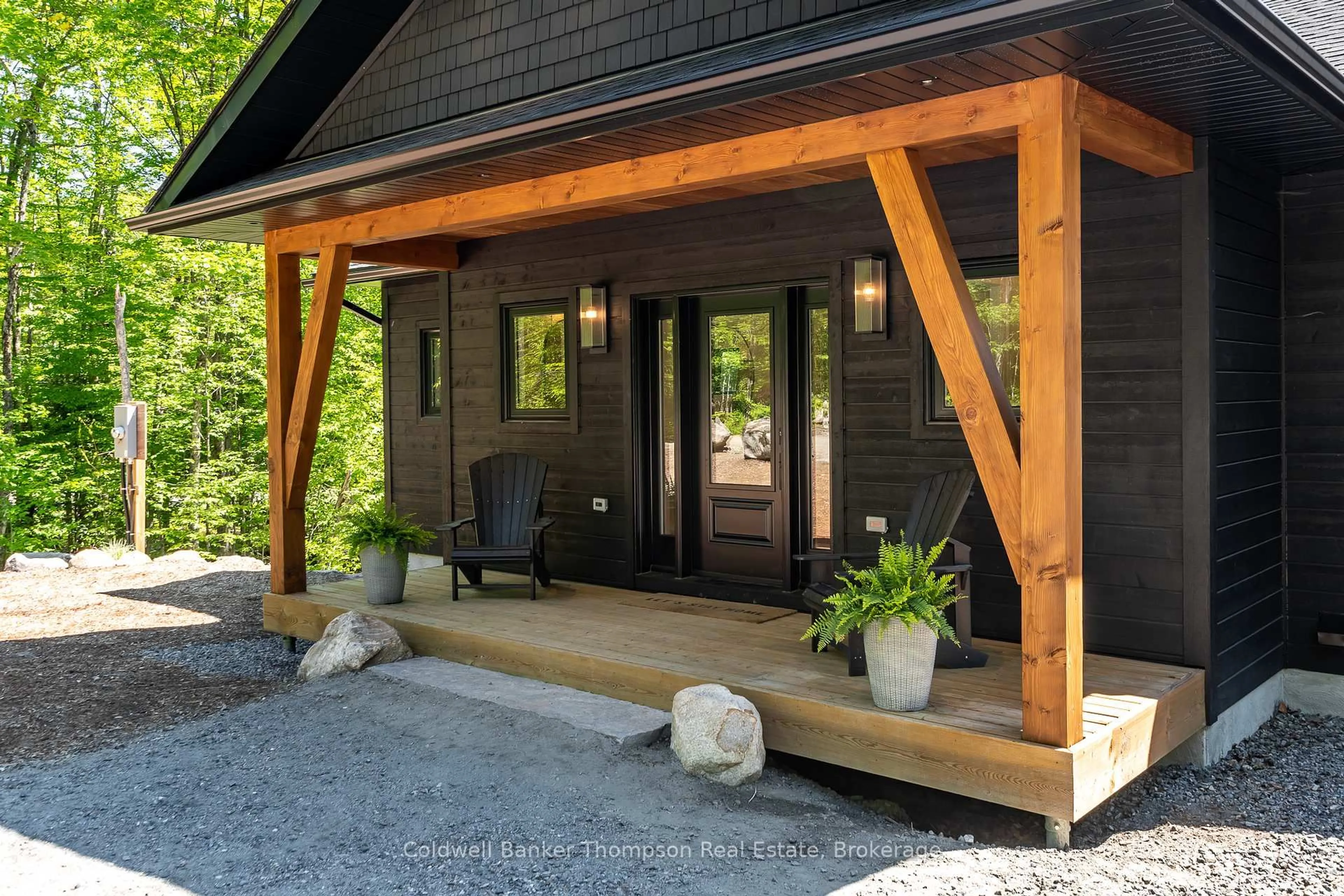 Indoor entryway for 1161 Clearwater Shores Rd, Muskoka Lakes Ontario P0B 1J0