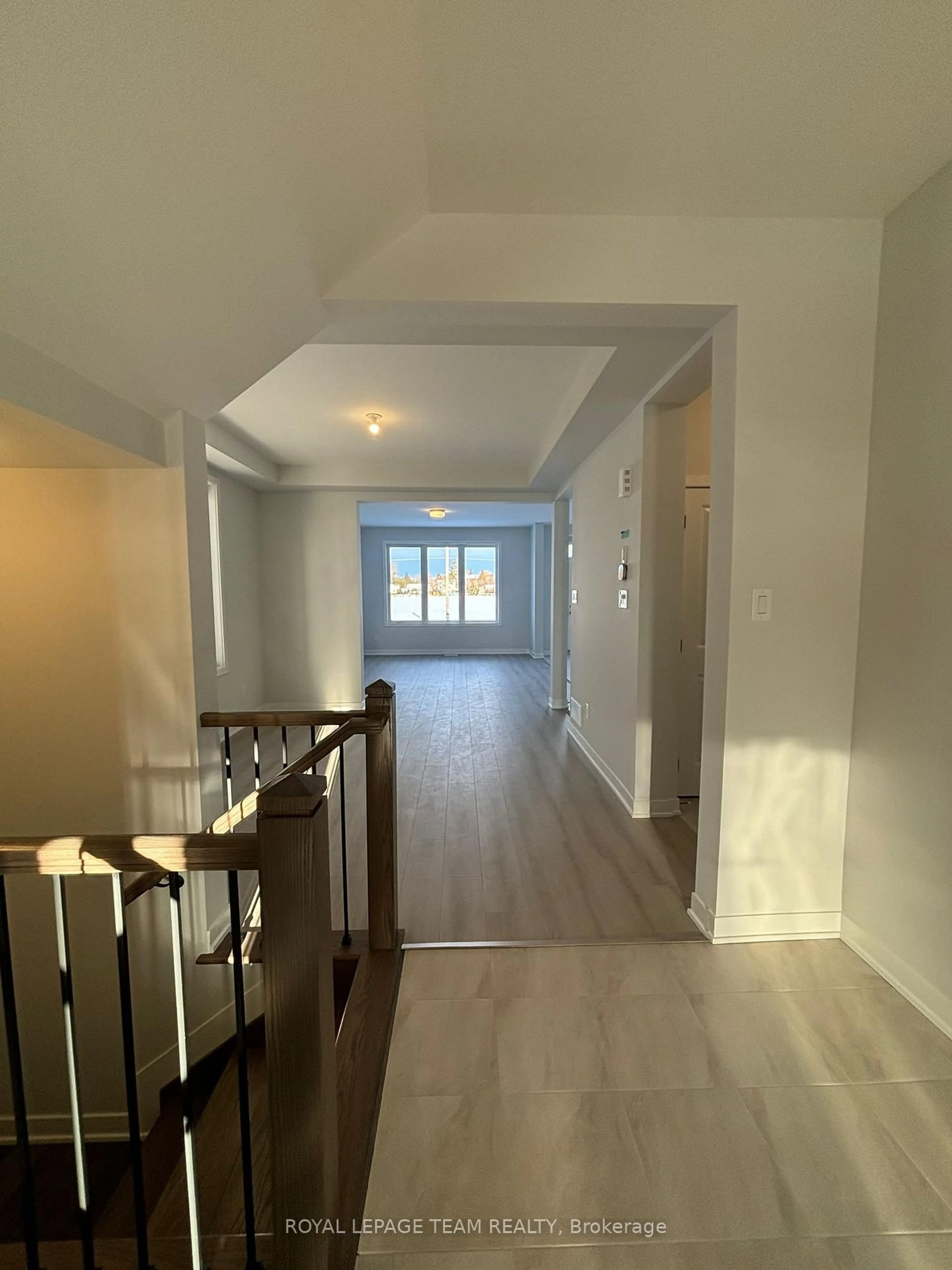 Indoor entryway for 420 Meynell St, Richmond Ontario K0A 2Z0