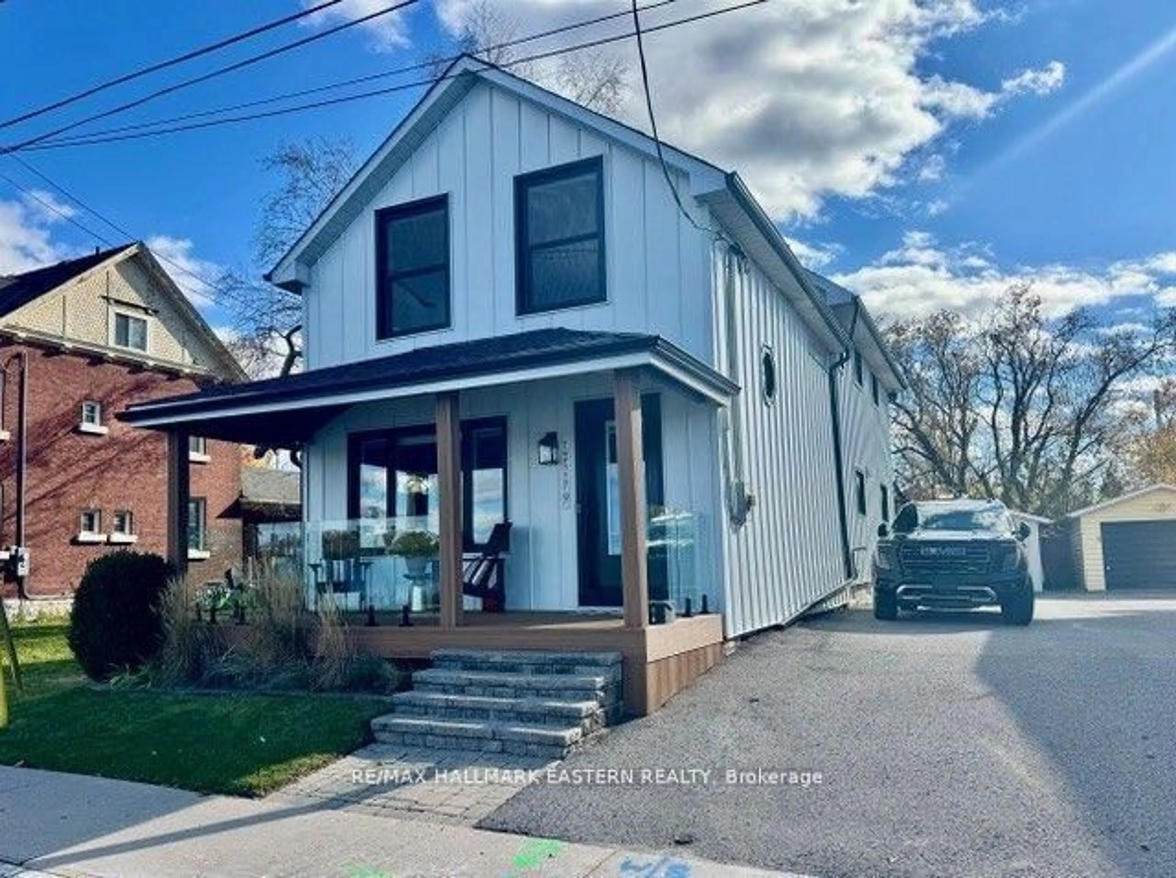 Home with vinyl exterior material, street for 29 Crescent St, Peterborough Ontario K9J 2G2